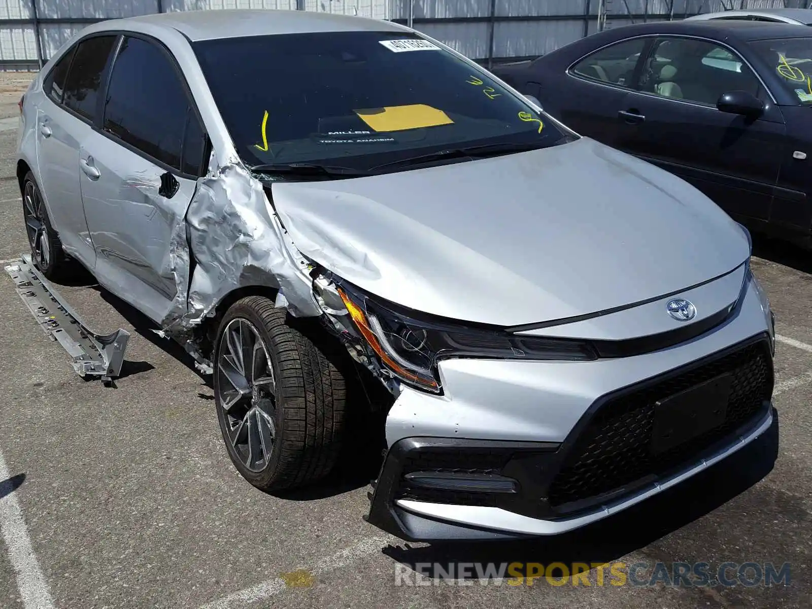 1 Photograph of a damaged car 5YFS4RCE2LP044729 TOYOTA COROLLA 2020