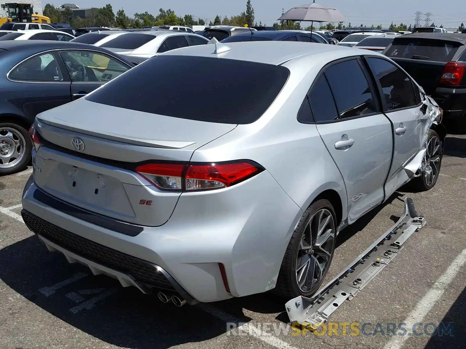 4 Photograph of a damaged car 5YFS4RCE2LP044729 TOYOTA COROLLA 2020