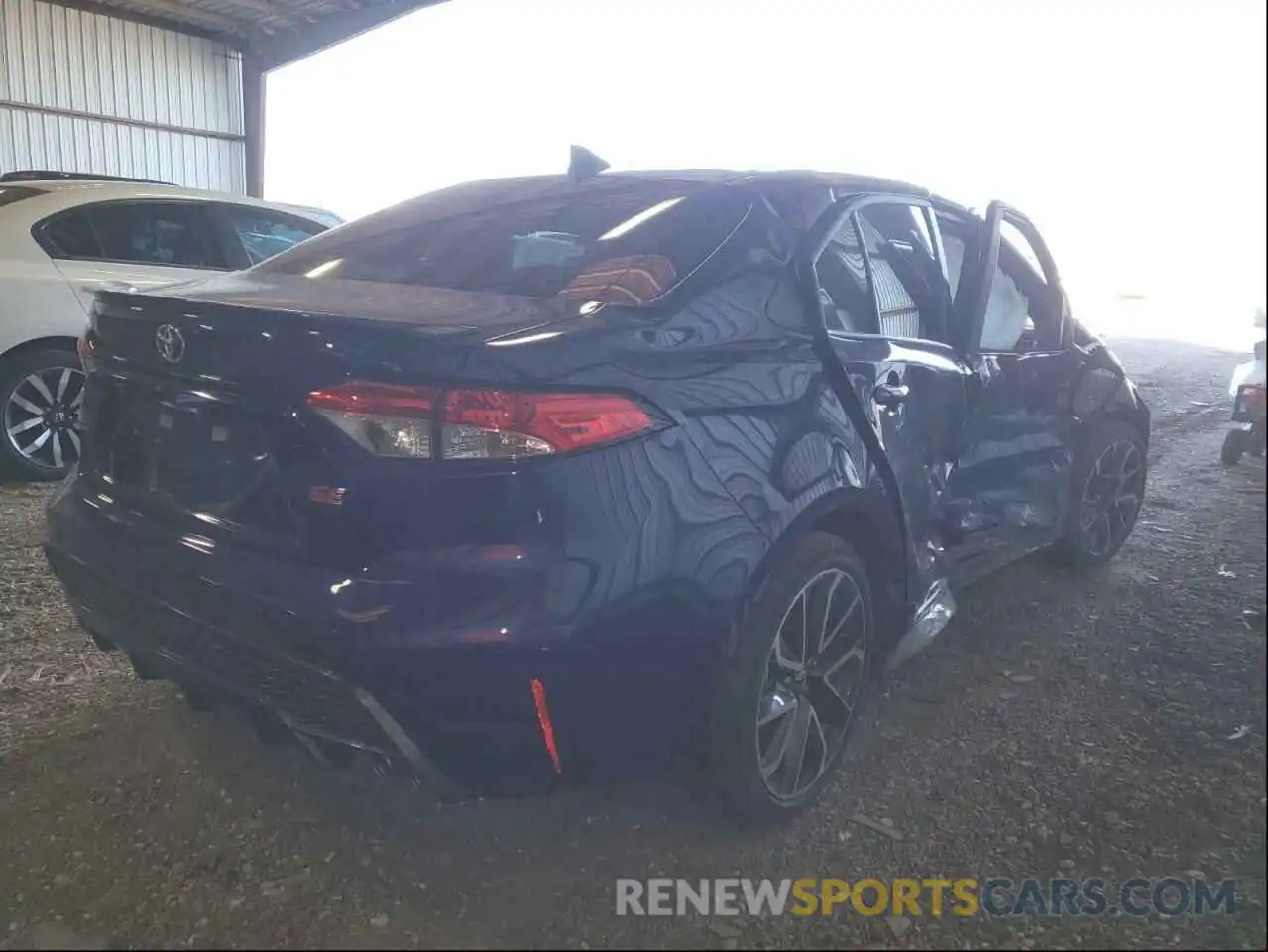 4 Photograph of a damaged car 5YFS4RCE2LP045461 TOYOTA COROLLA 2020