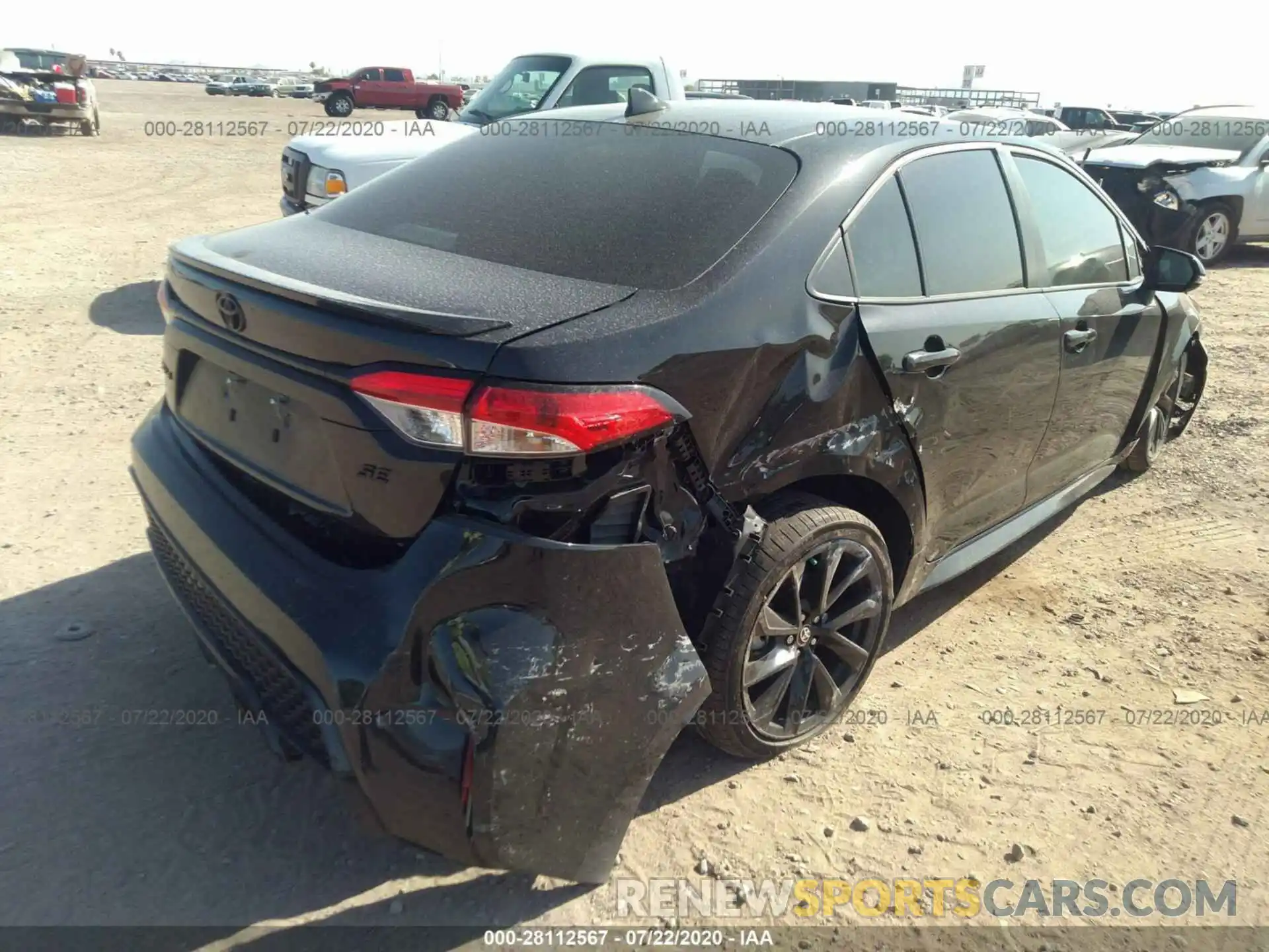 4 Photograph of a damaged car 5YFS4RCE2LP046111 TOYOTA COROLLA 2020