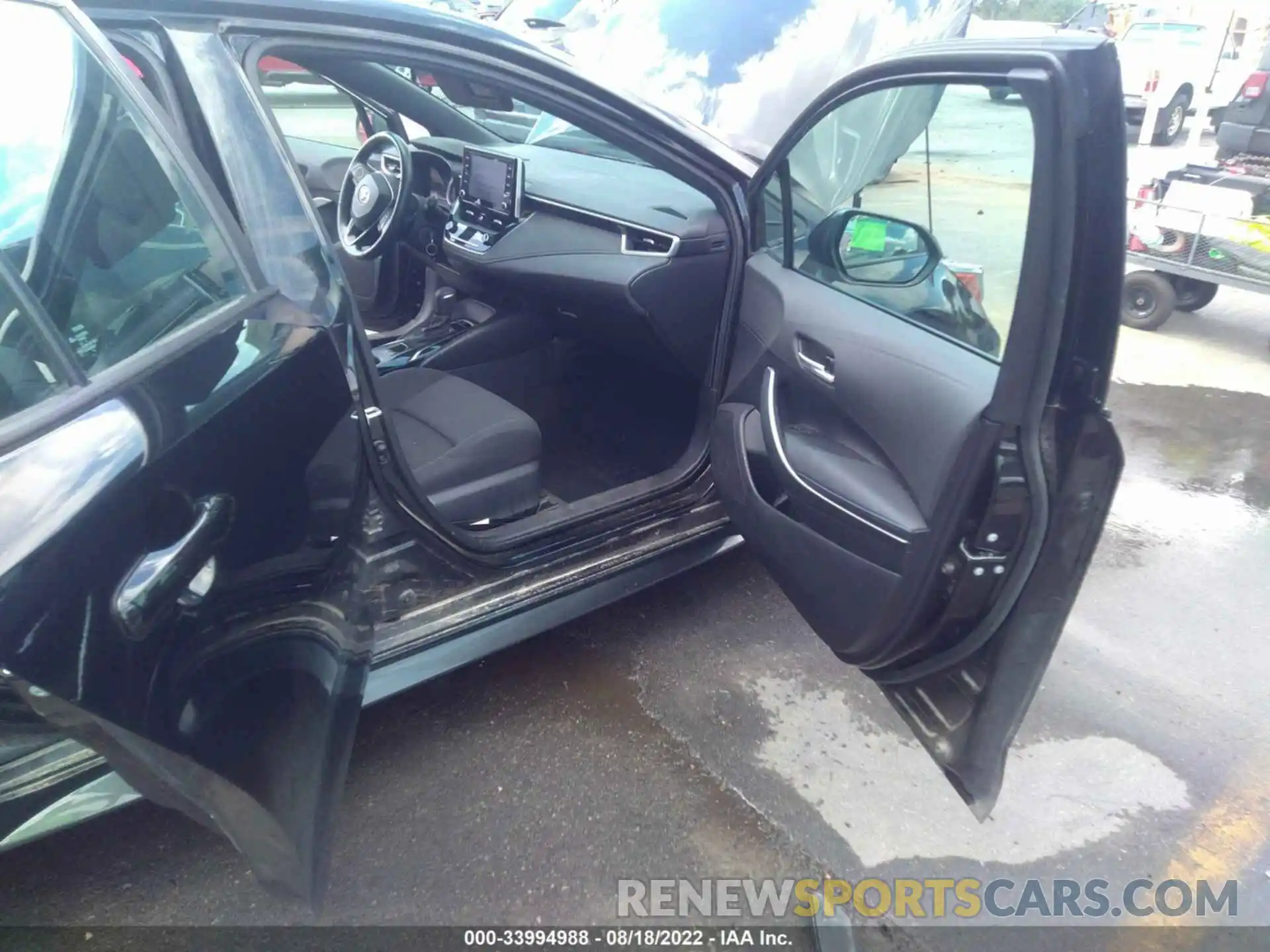 5 Photograph of a damaged car 5YFS4RCE2LP047551 TOYOTA COROLLA 2020