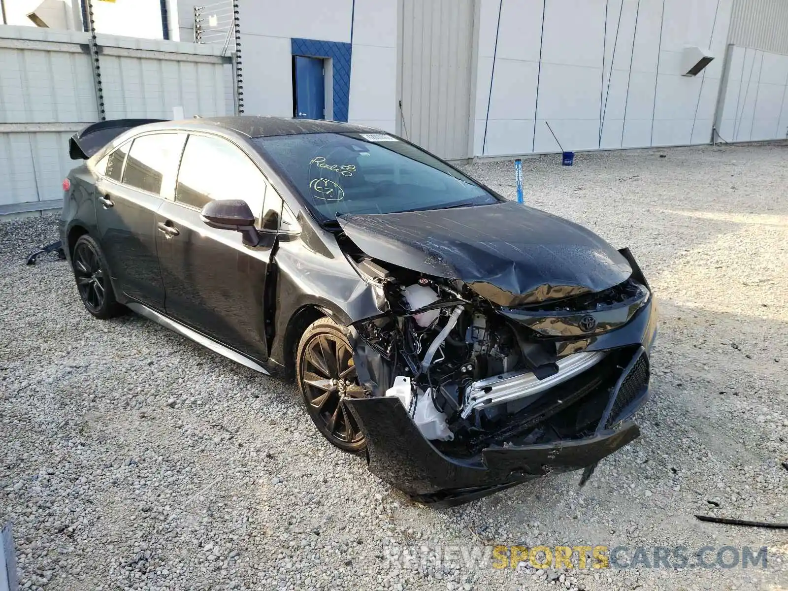 1 Photograph of a damaged car 5YFS4RCE2LP048554 TOYOTA COROLLA 2020