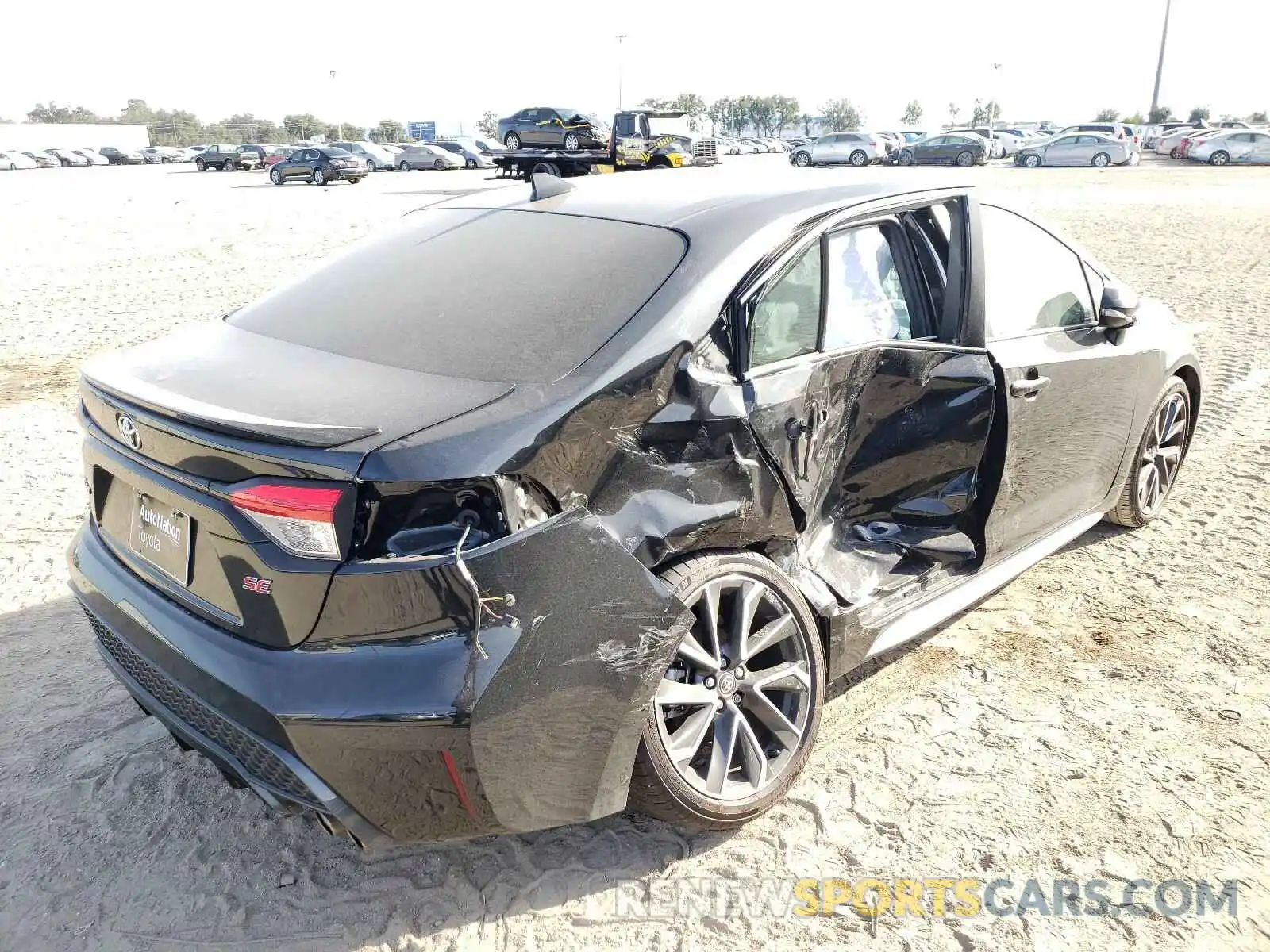 4 Photograph of a damaged car 5YFS4RCE2LP048845 TOYOTA COROLLA 2020