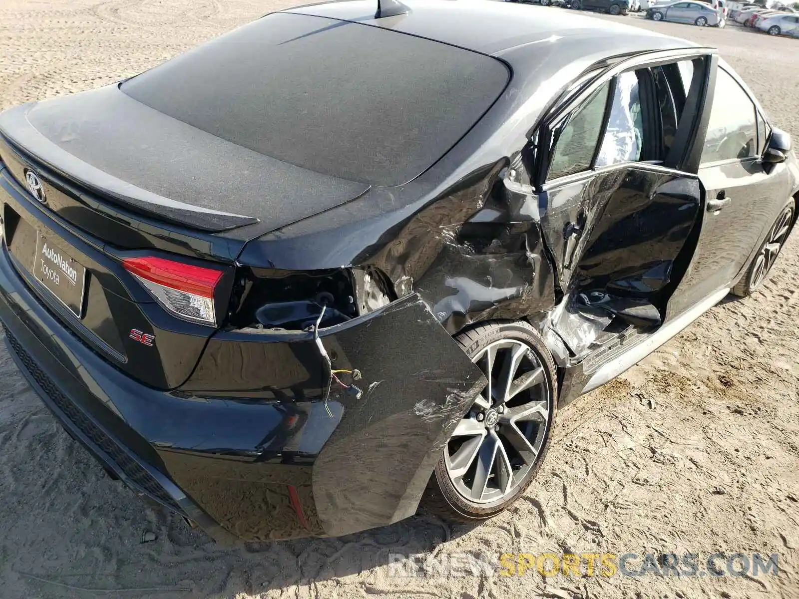 9 Photograph of a damaged car 5YFS4RCE2LP048845 TOYOTA COROLLA 2020