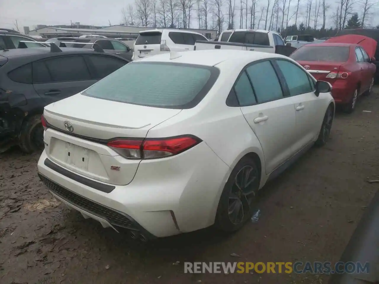 4 Photograph of a damaged car 5YFS4RCE2LP049820 TOYOTA COROLLA 2020