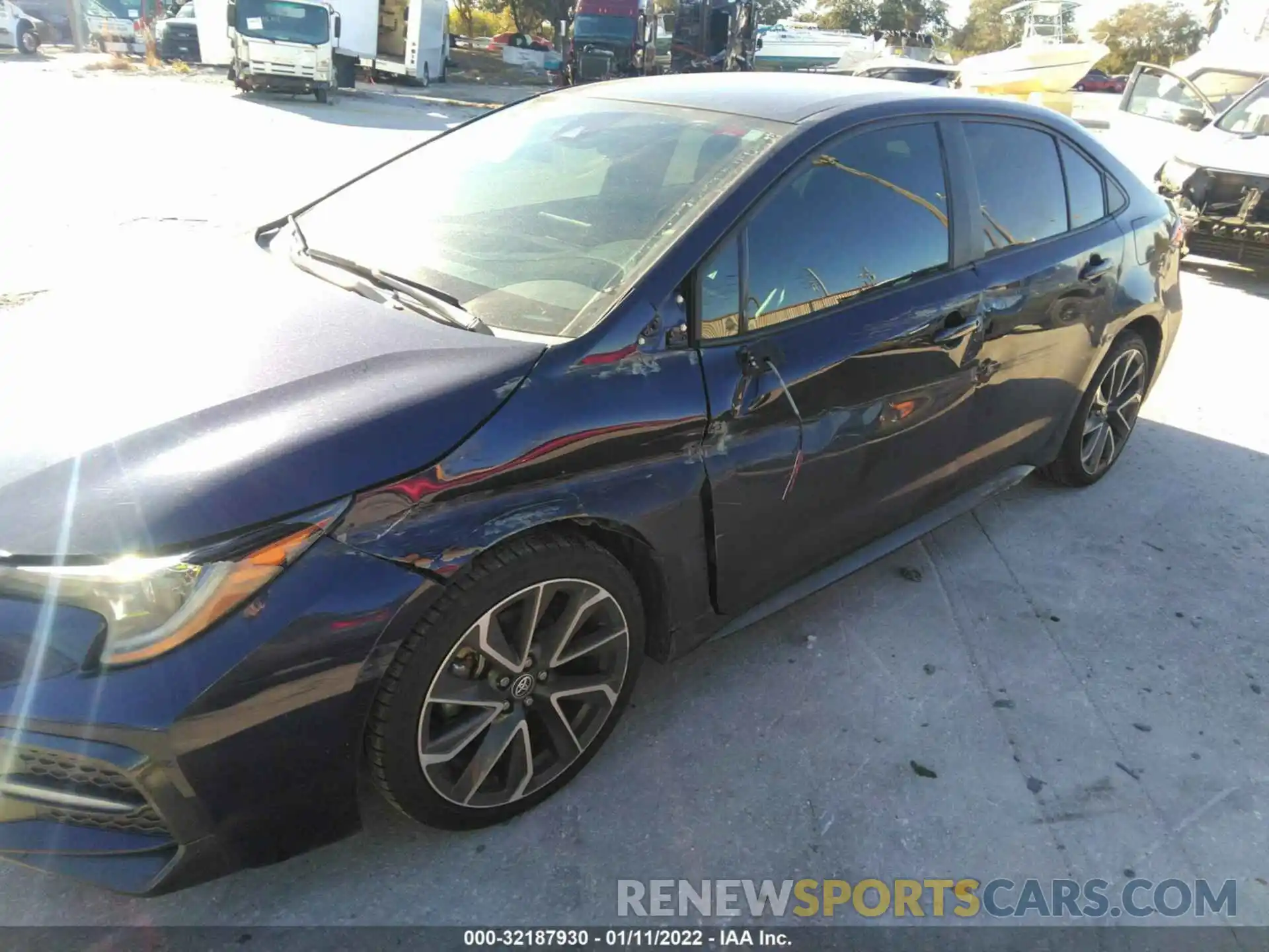 6 Photograph of a damaged car 5YFS4RCE2LP050904 TOYOTA COROLLA 2020