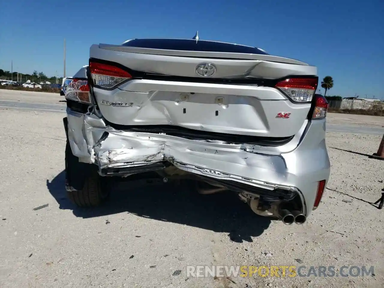 9 Photograph of a damaged car 5YFS4RCE2LP052510 TOYOTA COROLLA 2020