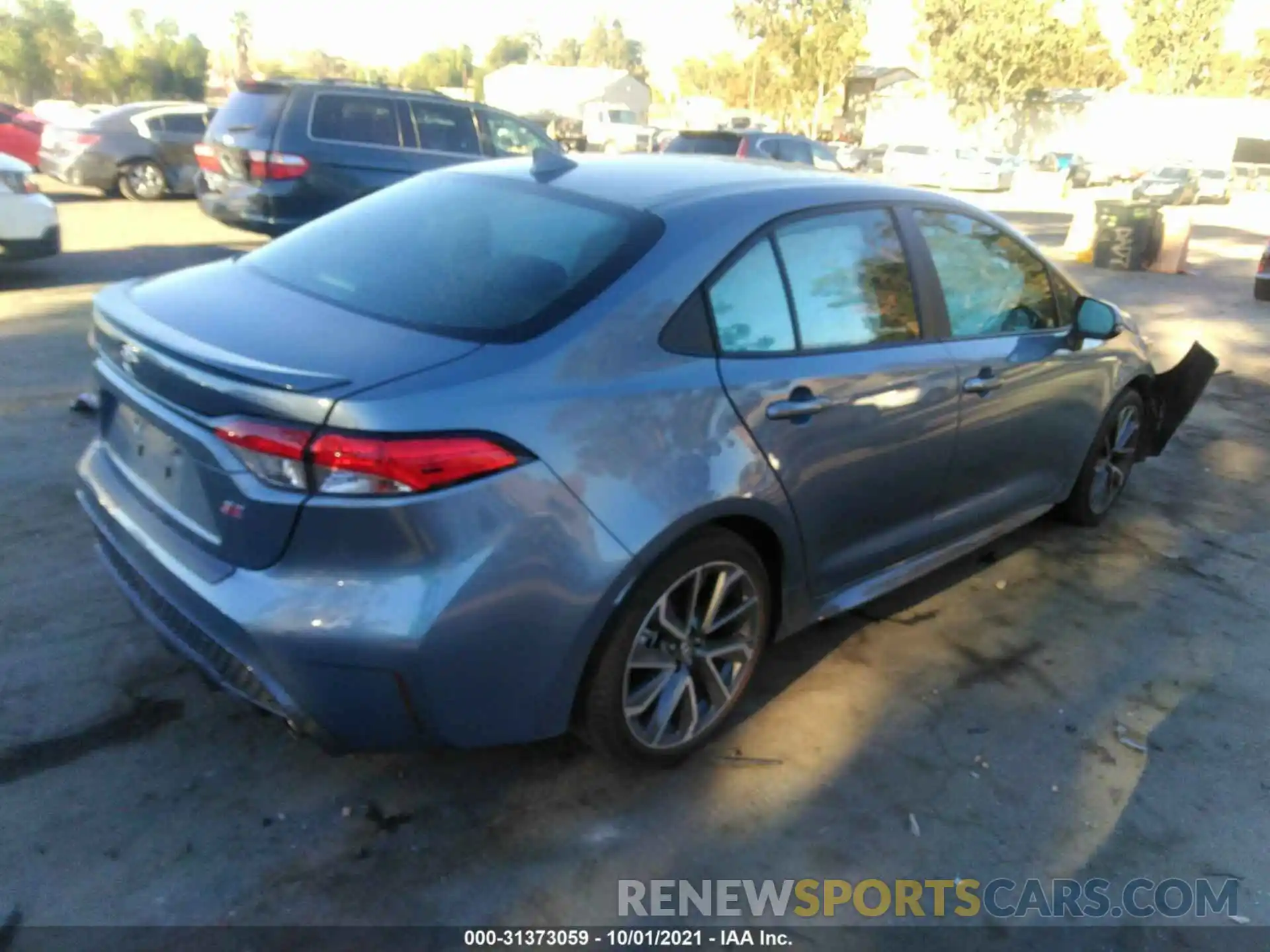 4 Photograph of a damaged car 5YFS4RCE2LP052653 TOYOTA COROLLA 2020