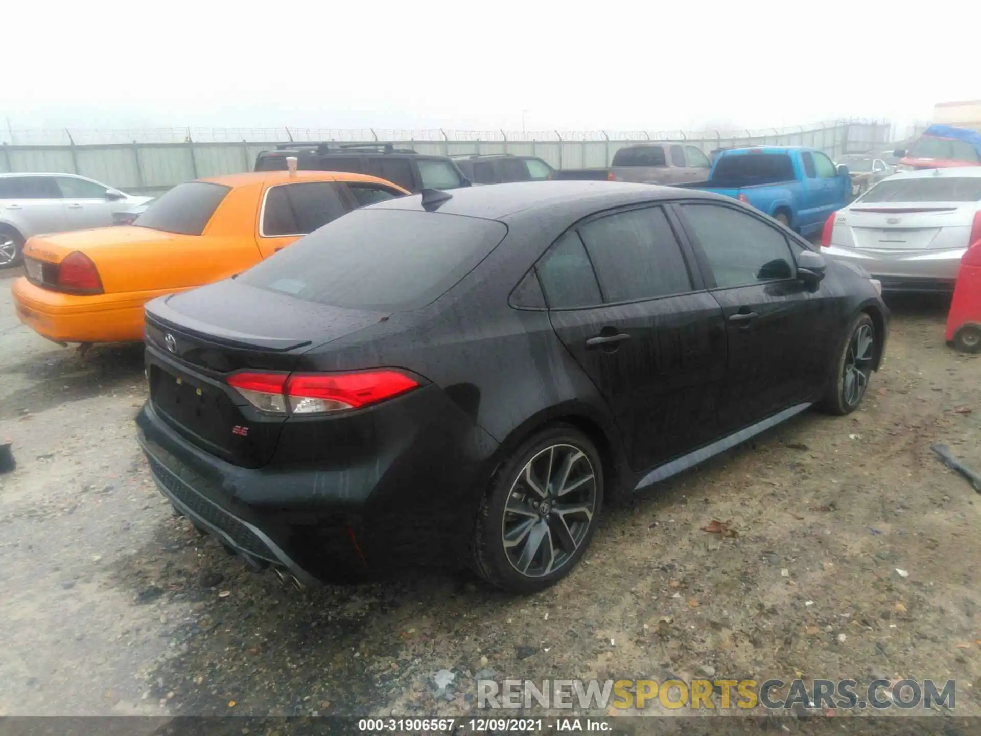 4 Photograph of a damaged car 5YFS4RCE2LP053057 TOYOTA COROLLA 2020