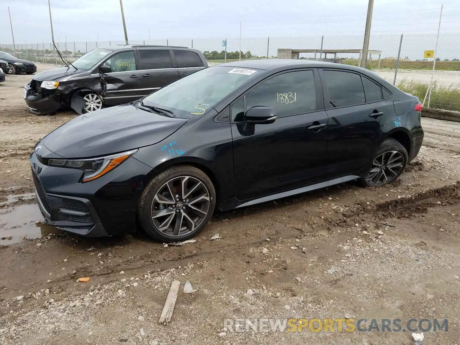 2 Photograph of a damaged car 5YFS4RCE2LP053317 TOYOTA COROLLA 2020