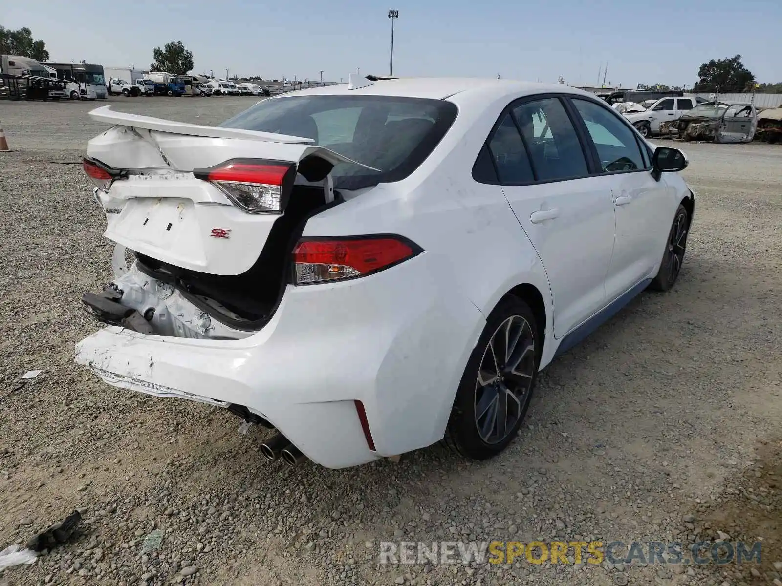 4 Photograph of a damaged car 5YFS4RCE2LP053835 TOYOTA COROLLA 2020