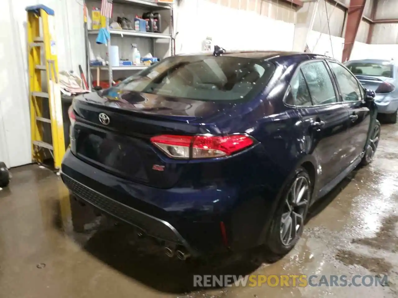 4 Photograph of a damaged car 5YFS4RCE2LP054869 TOYOTA COROLLA 2020