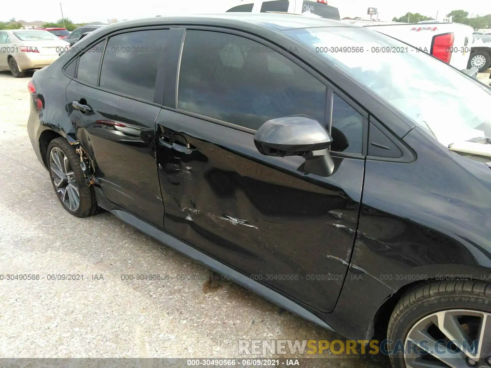 6 Photograph of a damaged car 5YFS4RCE2LP056718 TOYOTA COROLLA 2020