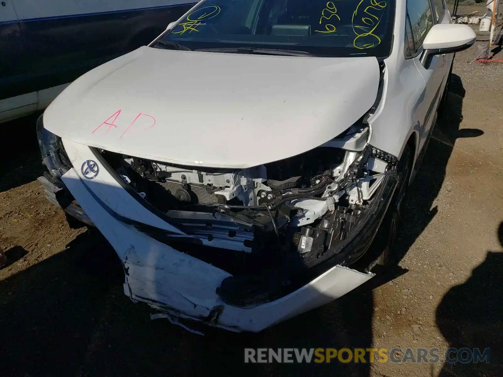 9 Photograph of a damaged car 5YFS4RCE2LP057111 TOYOTA COROLLA 2020