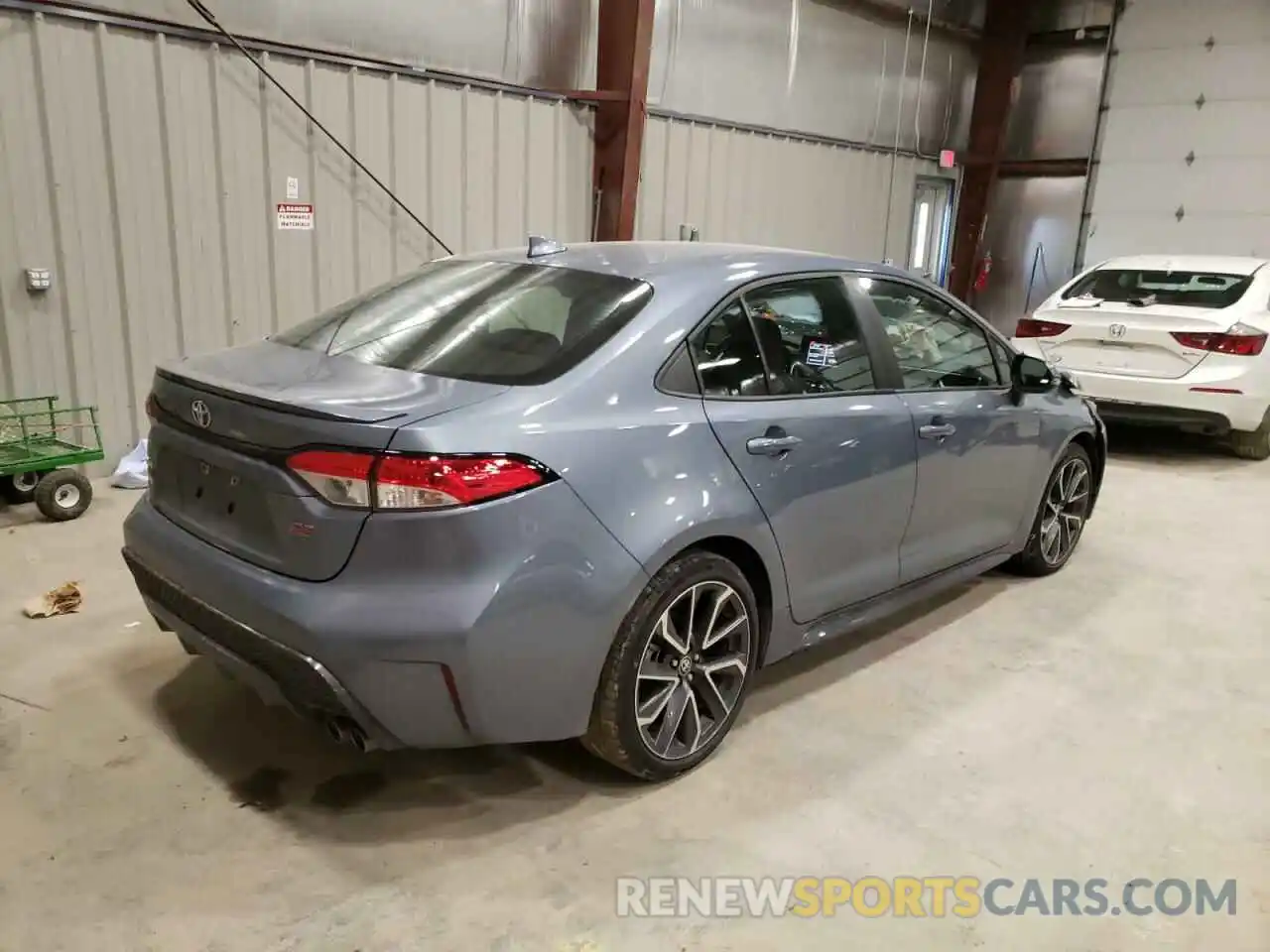 4 Photograph of a damaged car 5YFS4RCE3LP007172 TOYOTA COROLLA 2020