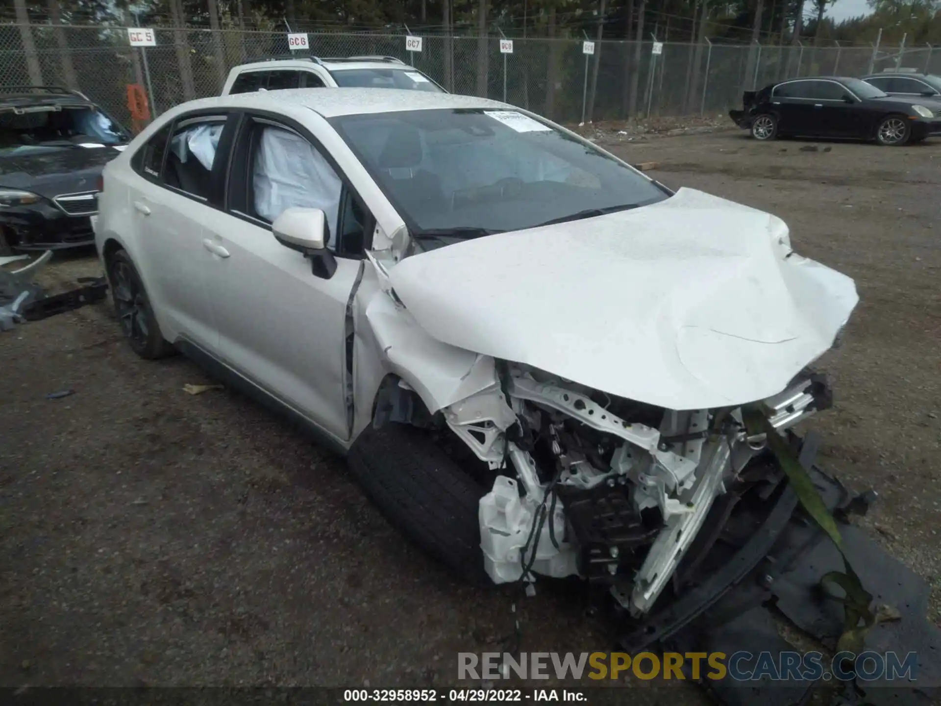 1 Photograph of a damaged car 5YFS4RCE3LP007494 TOYOTA COROLLA 2020