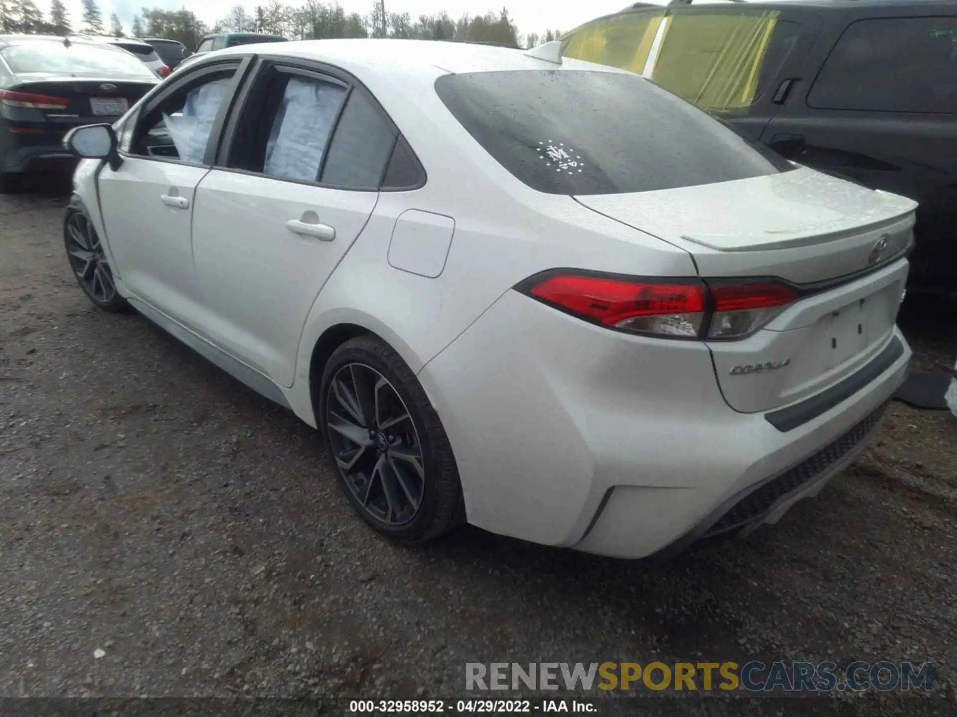 3 Photograph of a damaged car 5YFS4RCE3LP007494 TOYOTA COROLLA 2020