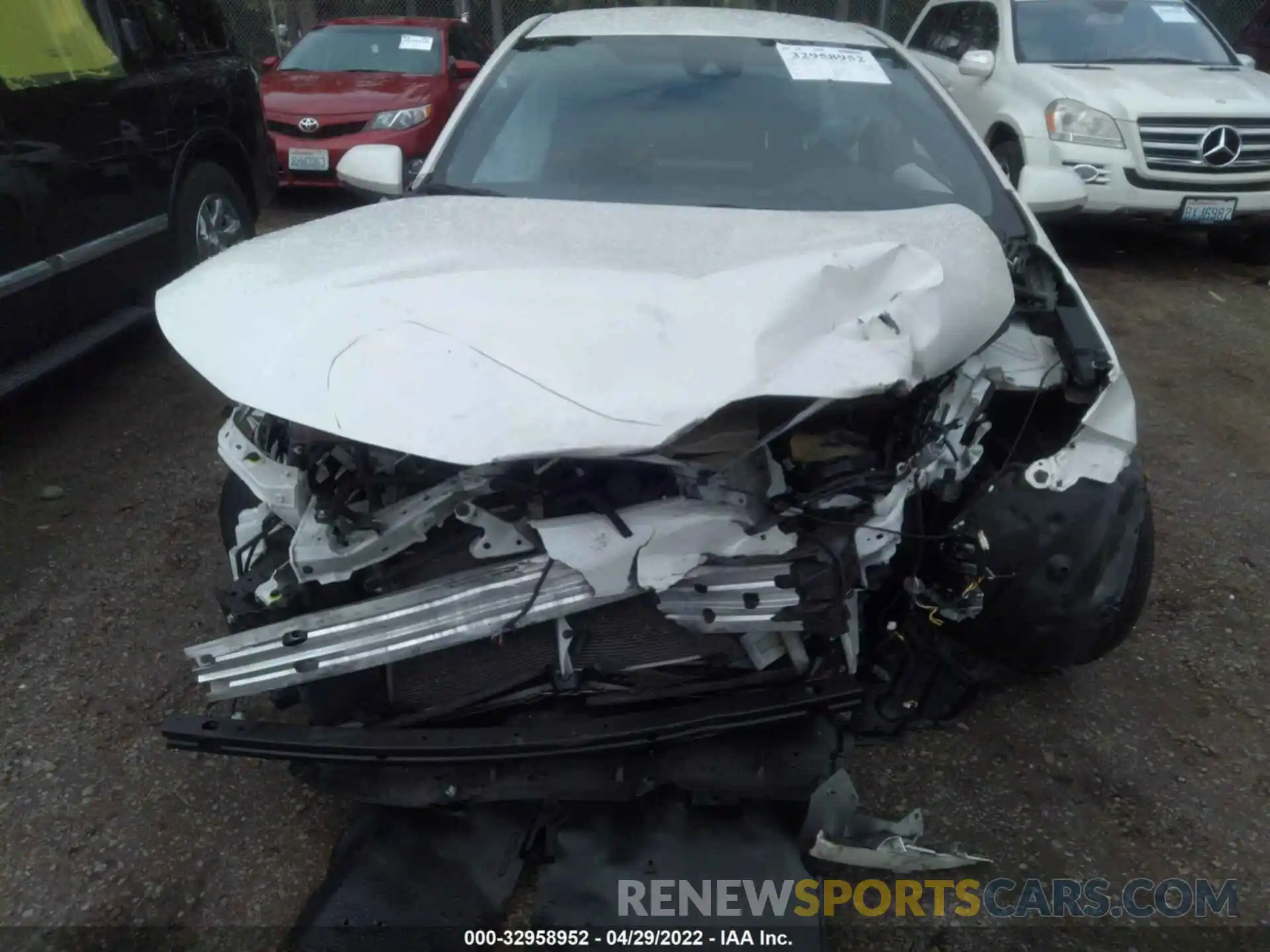 6 Photograph of a damaged car 5YFS4RCE3LP007494 TOYOTA COROLLA 2020