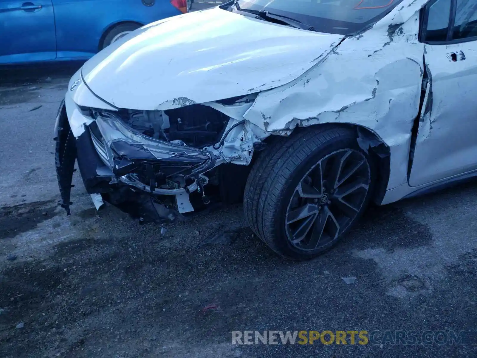 9 Photograph of a damaged car 5YFS4RCE3LP008144 TOYOTA COROLLA 2020