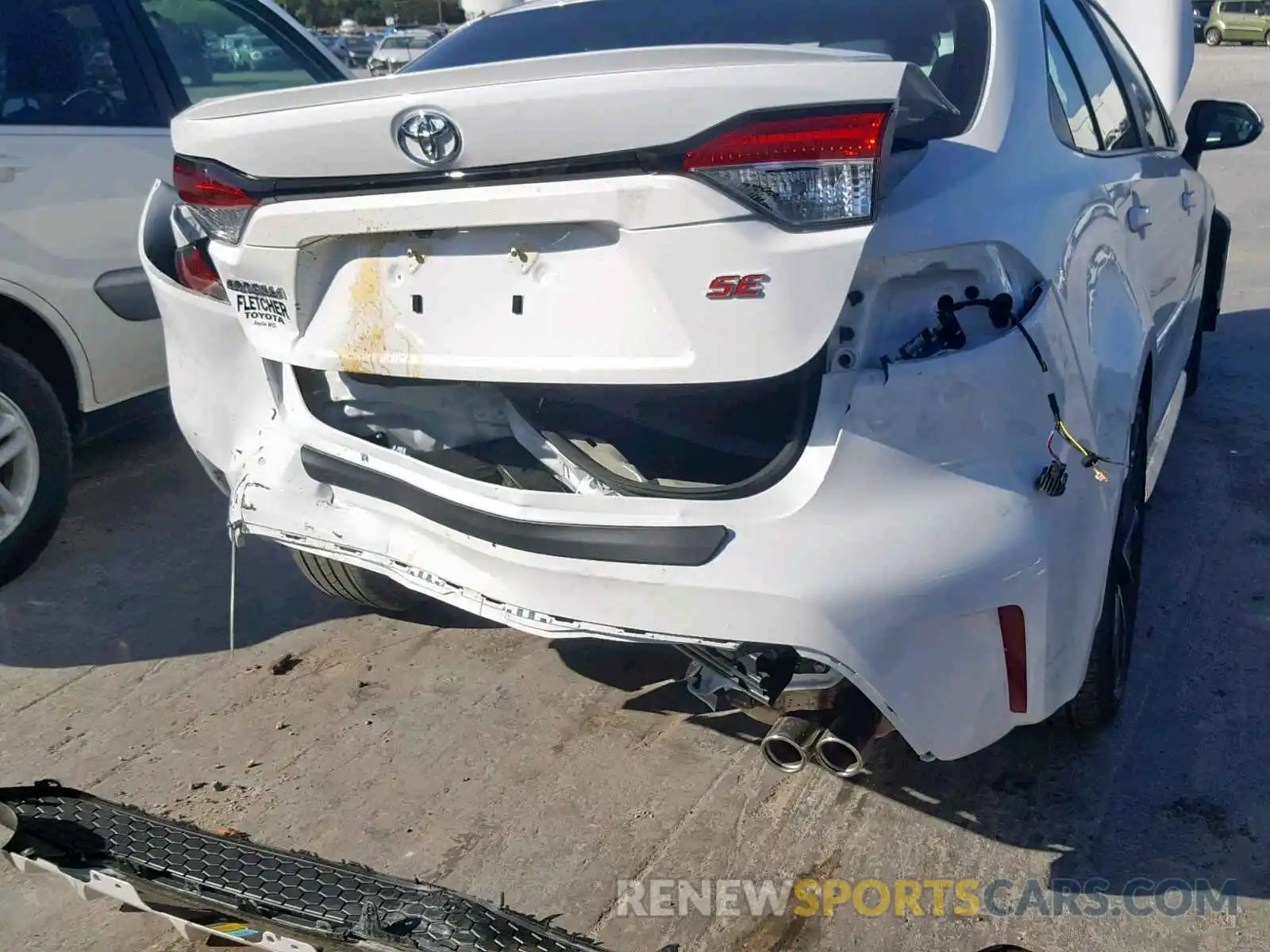 9 Photograph of a damaged car 5YFS4RCE3LP008628 TOYOTA COROLLA 2020