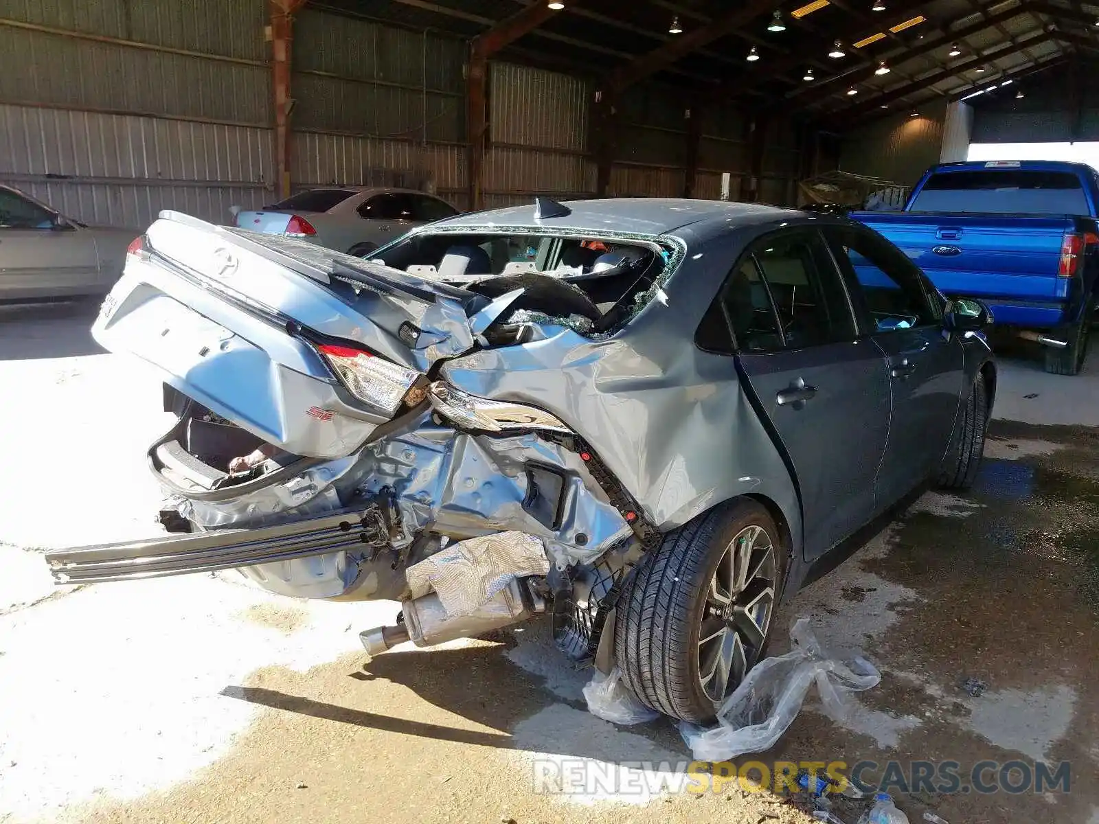 4 Photograph of a damaged car 5YFS4RCE3LP010413 TOYOTA COROLLA 2020