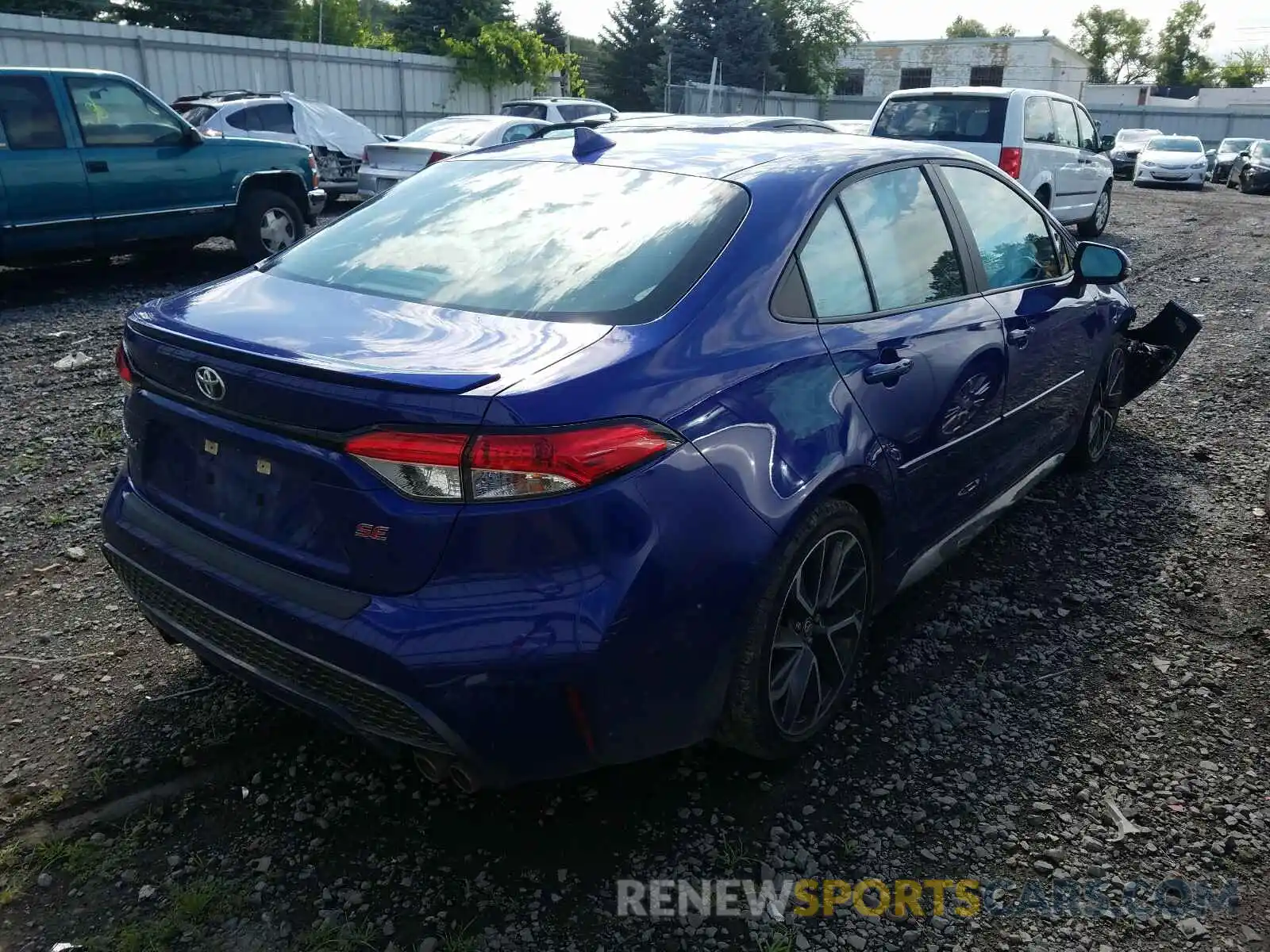 4 Photograph of a damaged car 5YFS4RCE3LP012694 TOYOTA COROLLA 2020