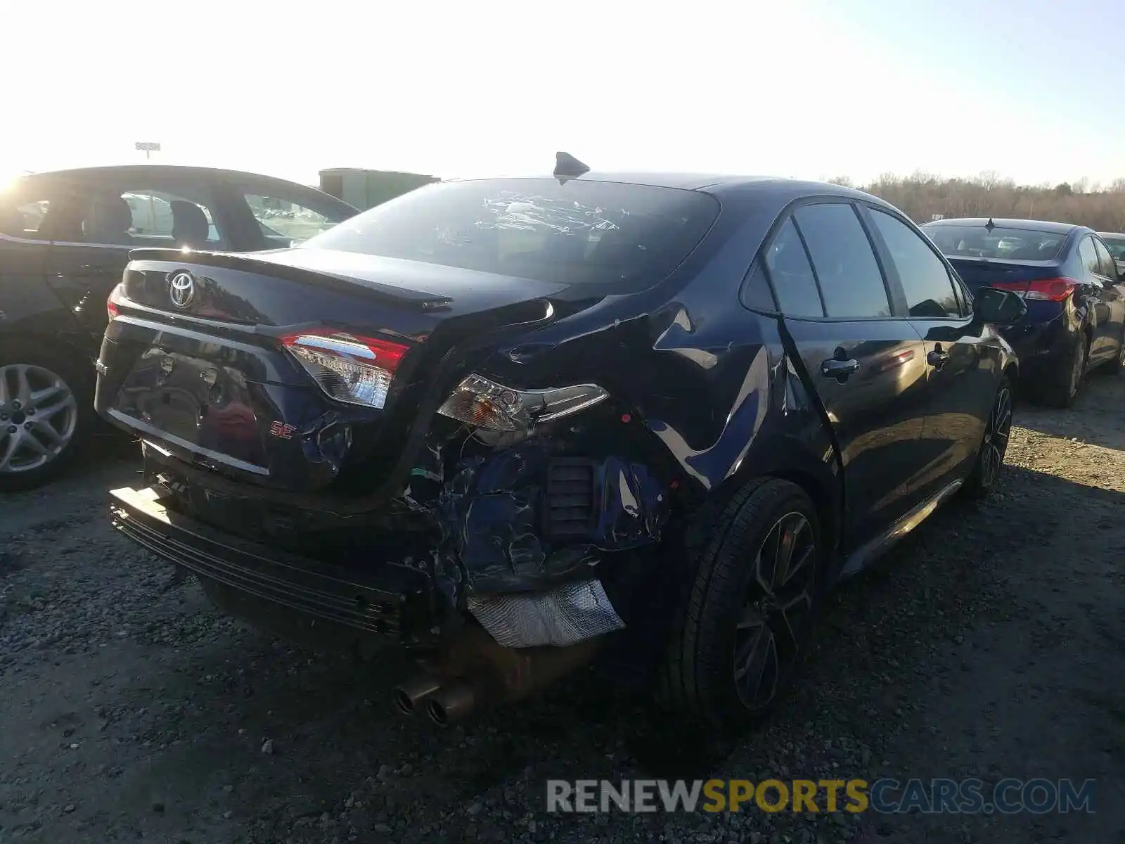 4 Photograph of a damaged car 5YFS4RCE3LP012968 TOYOTA COROLLA 2020