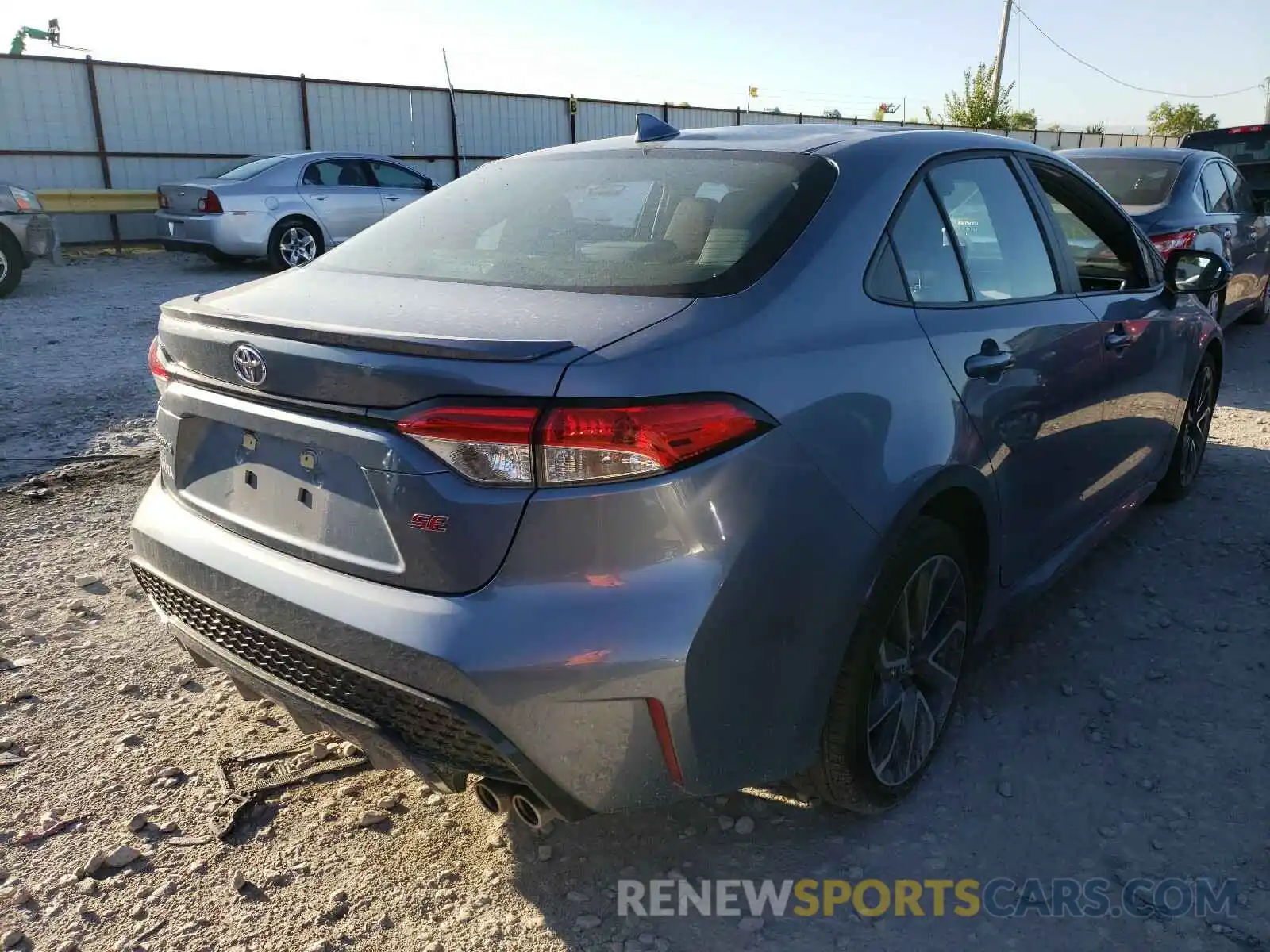 4 Photograph of a damaged car 5YFS4RCE3LP014915 TOYOTA COROLLA 2020