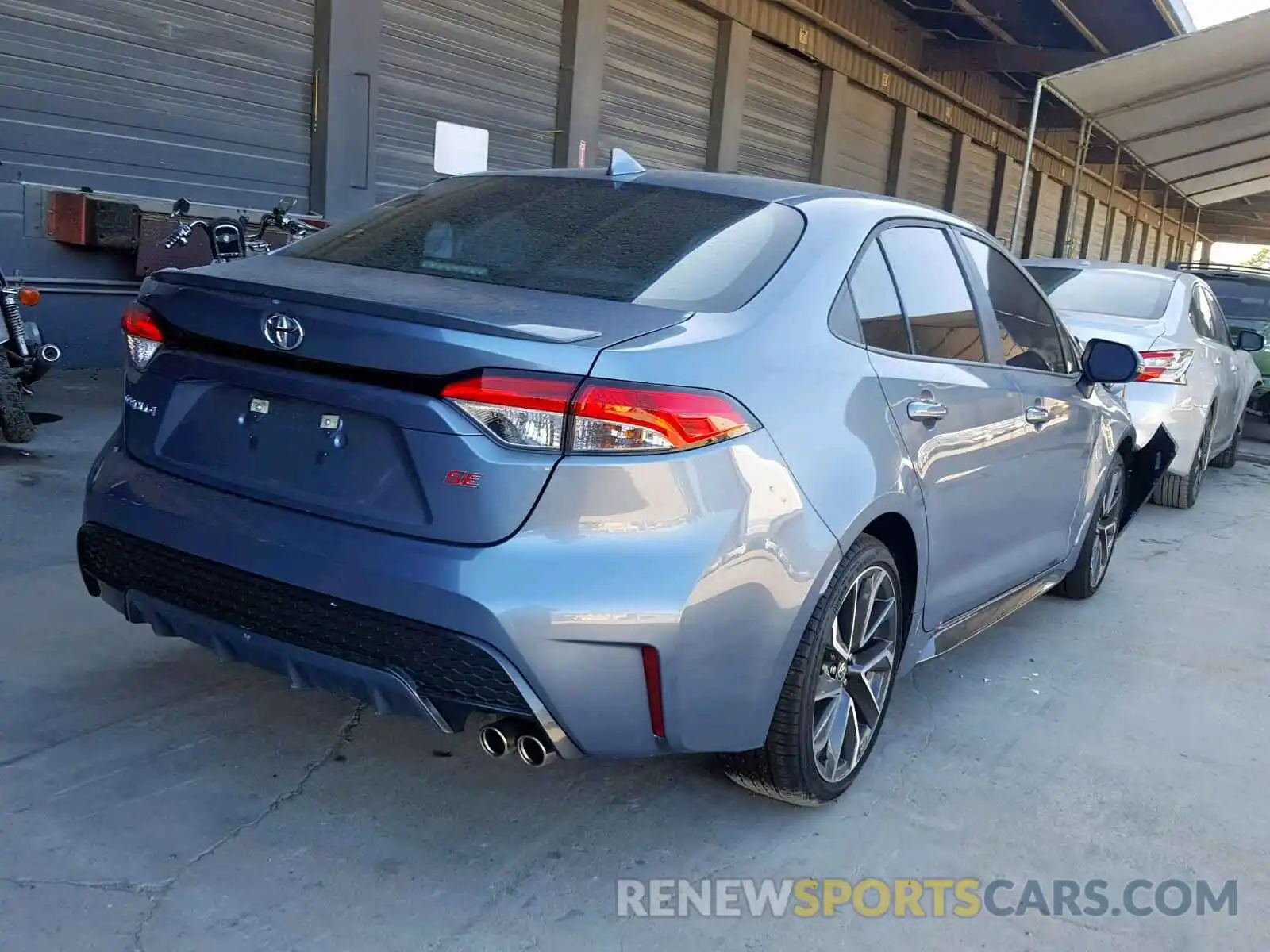 4 Photograph of a damaged car 5YFS4RCE3LP016180 TOYOTA COROLLA 2020