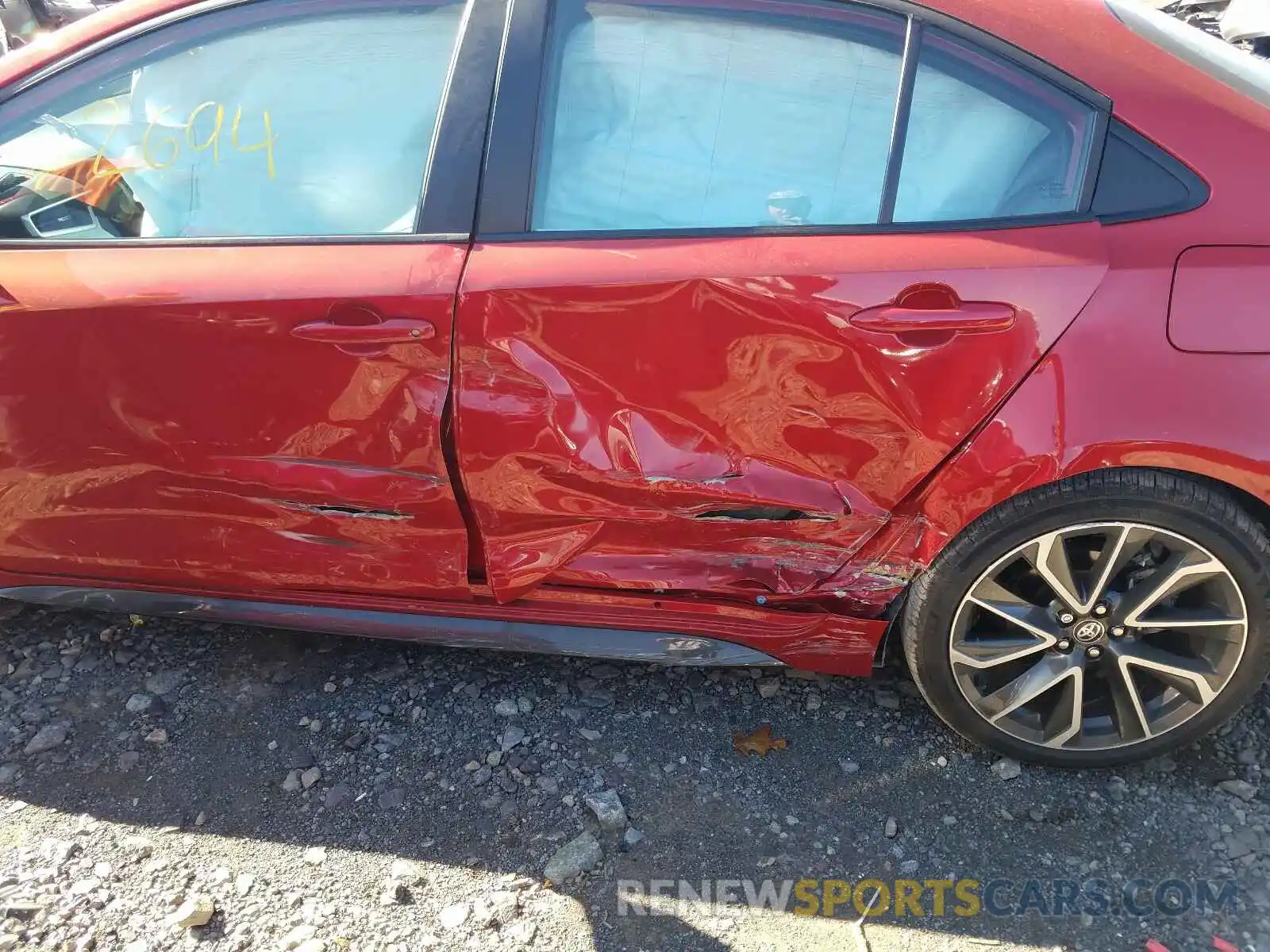 9 Photograph of a damaged car 5YFS4RCE3LP016535 TOYOTA COROLLA 2020