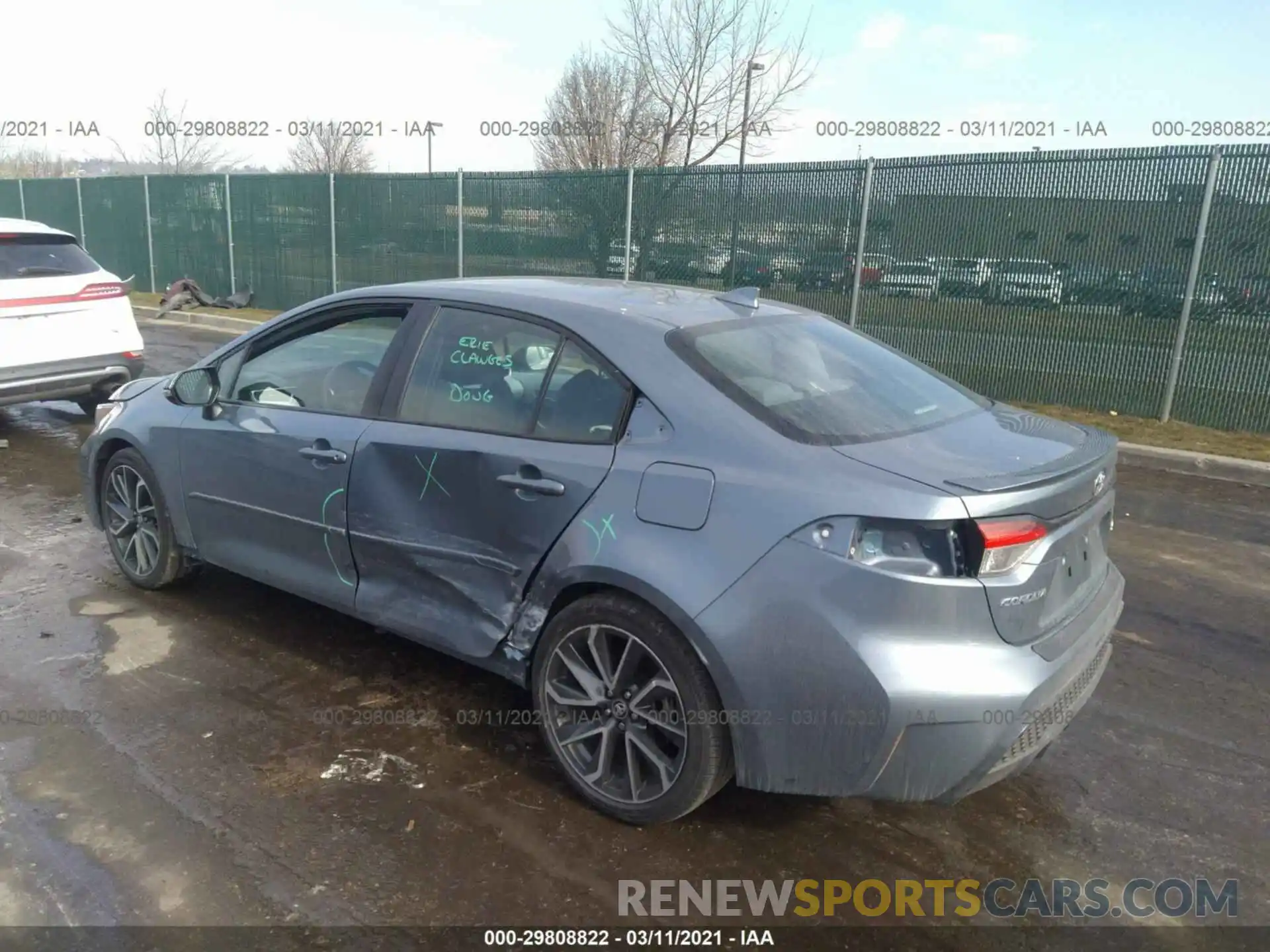 3 Photograph of a damaged car 5YFS4RCE3LP019046 TOYOTA COROLLA 2020