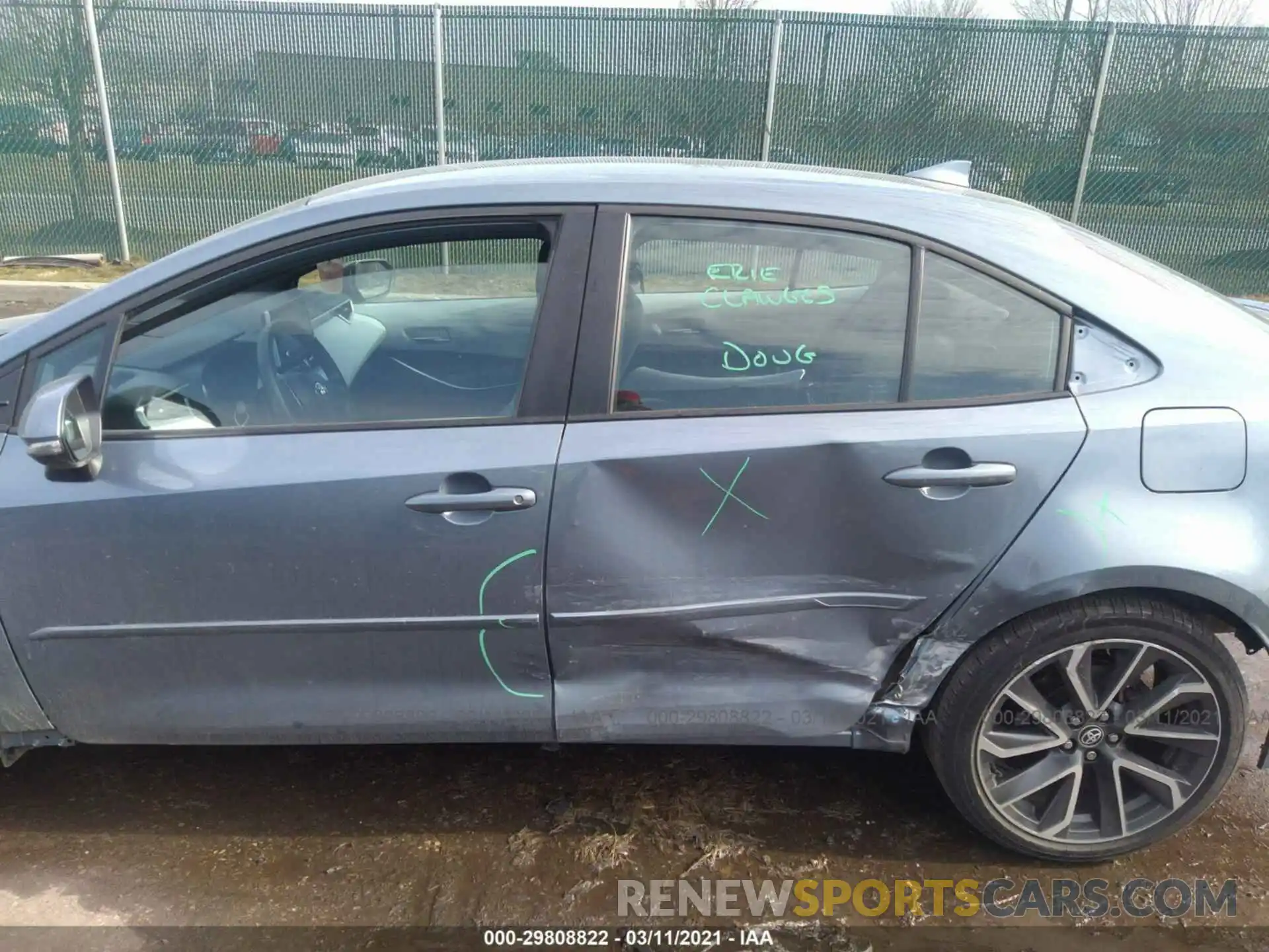 6 Photograph of a damaged car 5YFS4RCE3LP019046 TOYOTA COROLLA 2020