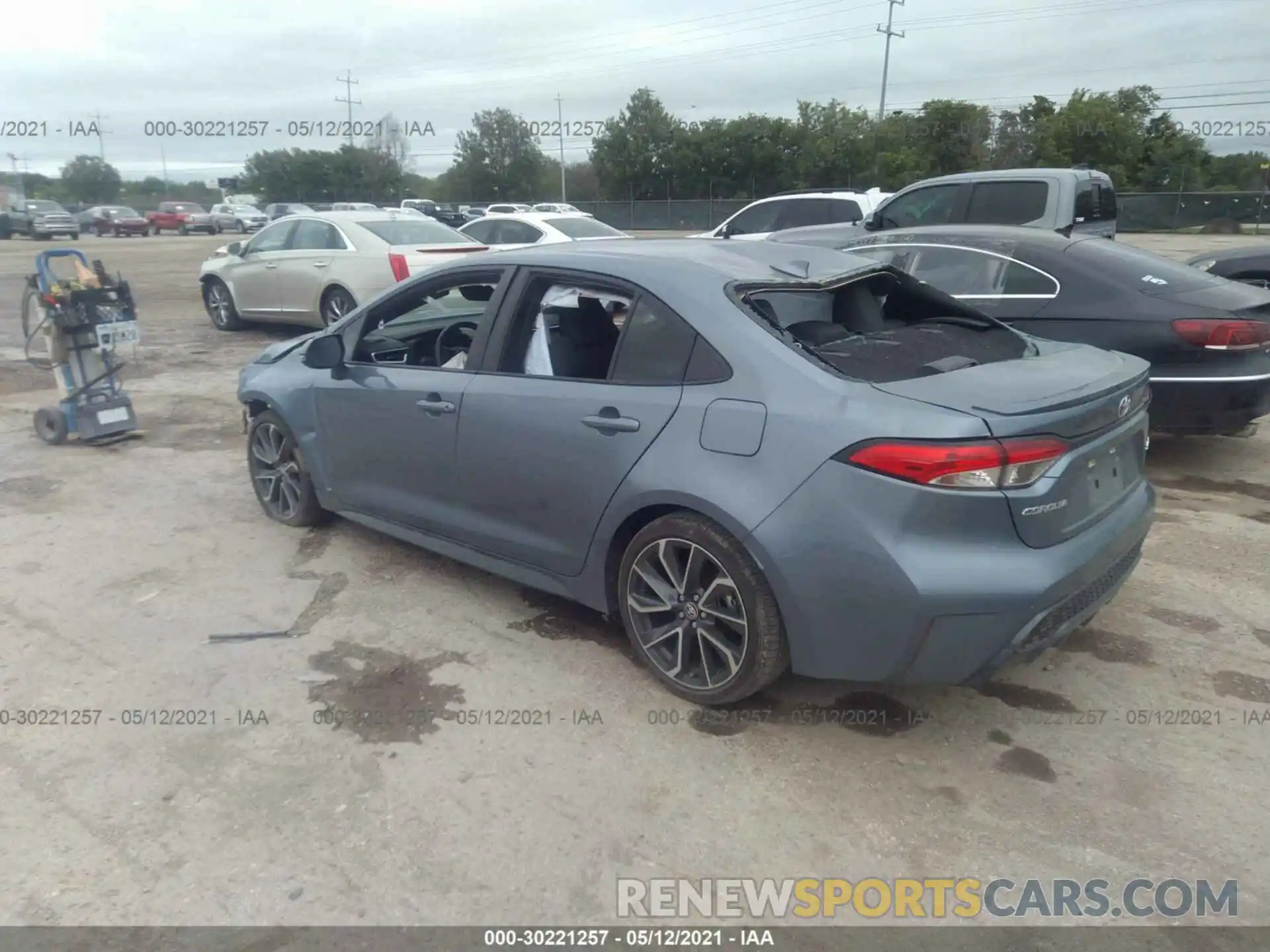 3 Photograph of a damaged car 5YFS4RCE3LP019788 TOYOTA COROLLA 2020