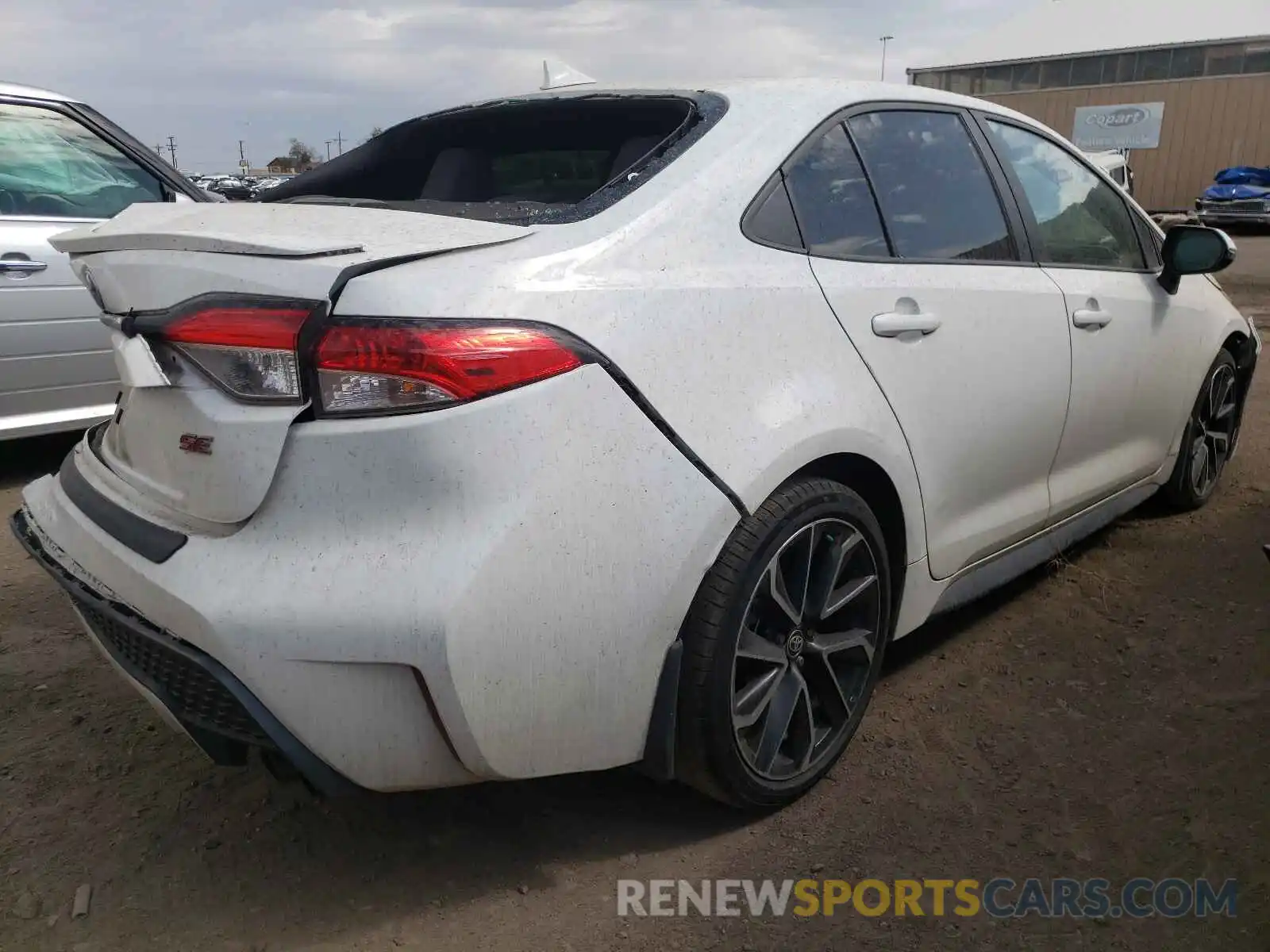 4 Photograph of a damaged car 5YFS4RCE3LP020357 TOYOTA COROLLA 2020