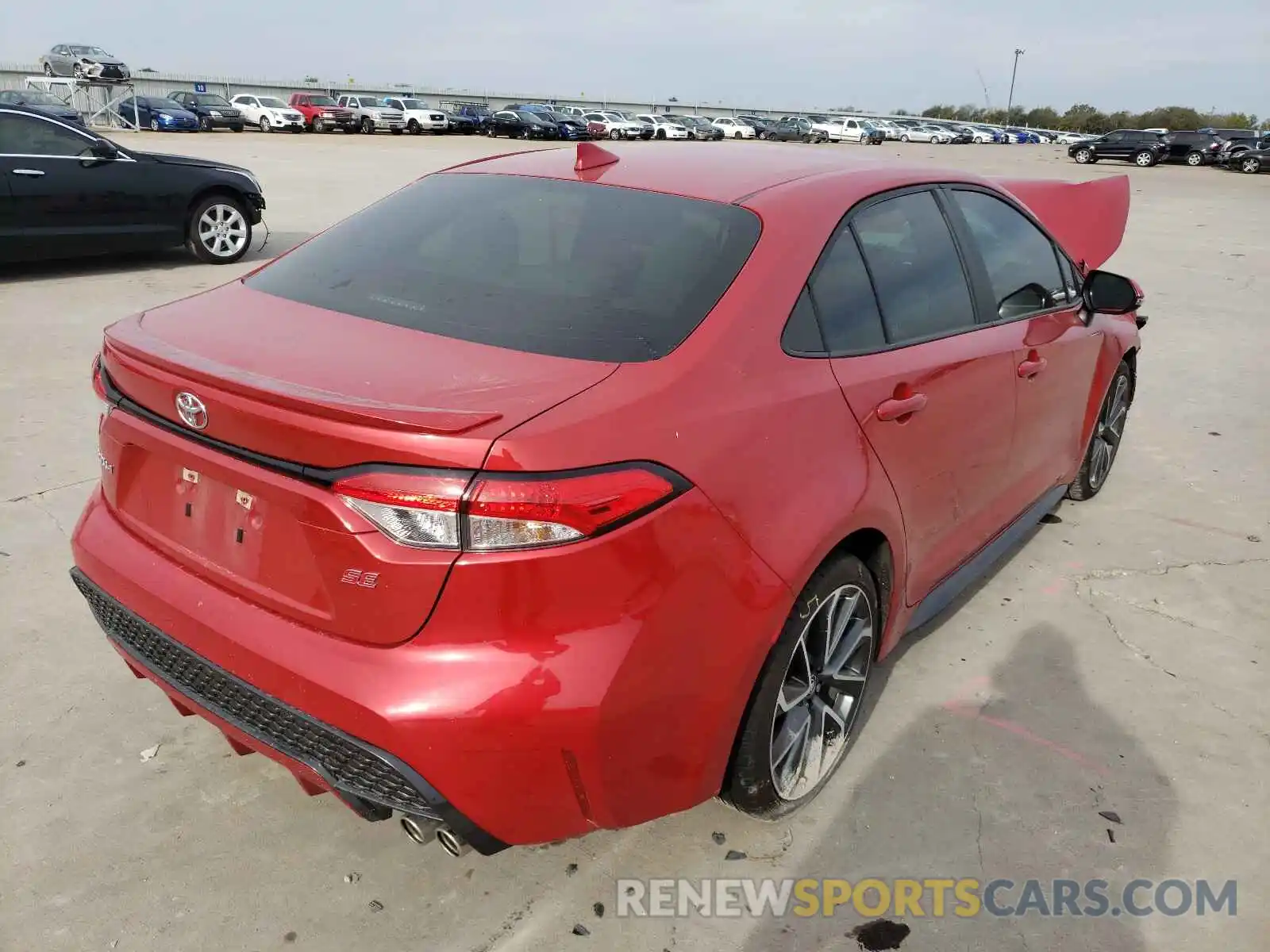 4 Photograph of a damaged car 5YFS4RCE3LP020441 TOYOTA COROLLA 2020