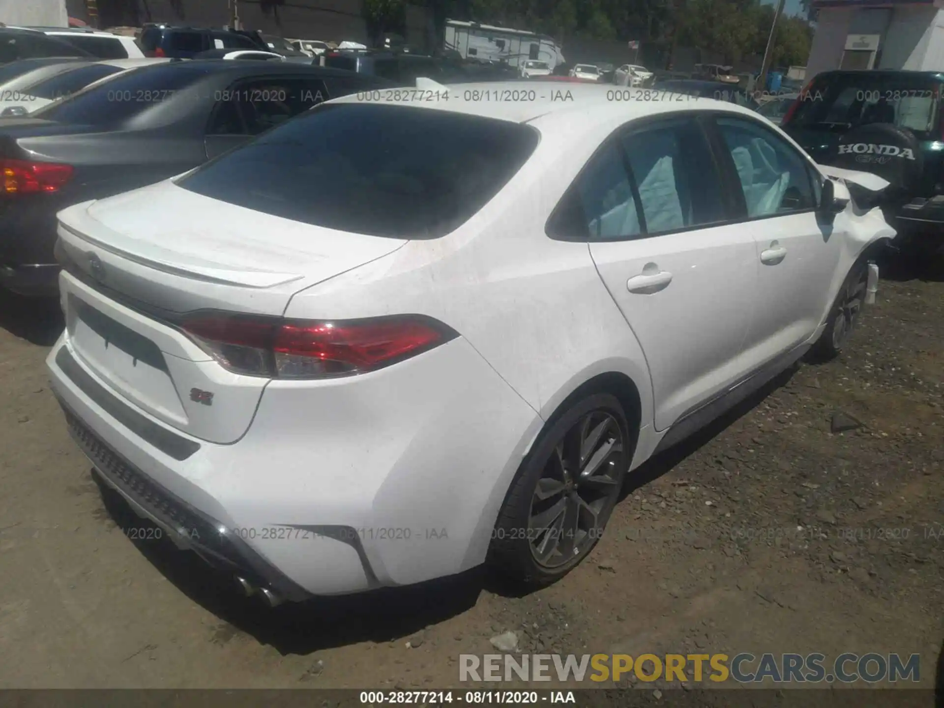 4 Photograph of a damaged car 5YFS4RCE3LP021332 TOYOTA COROLLA 2020