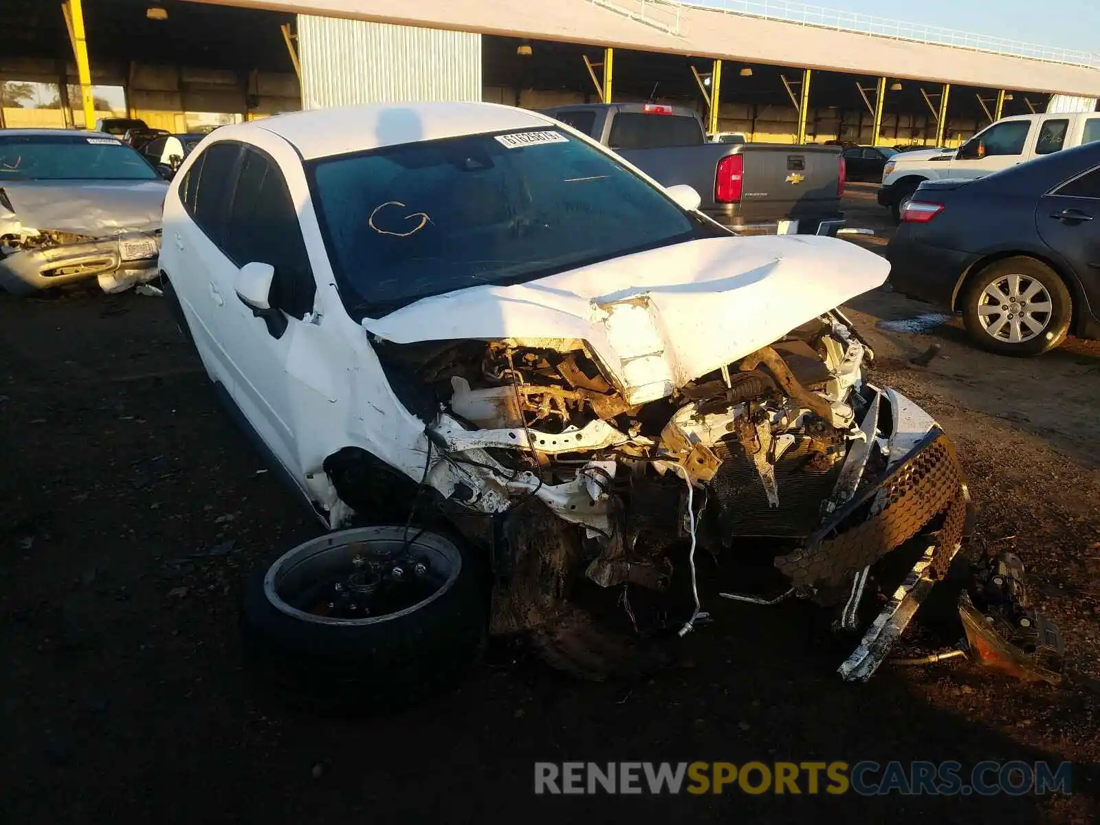 1 Photograph of a damaged car 5YFS4RCE3LP021542 TOYOTA COROLLA 2020