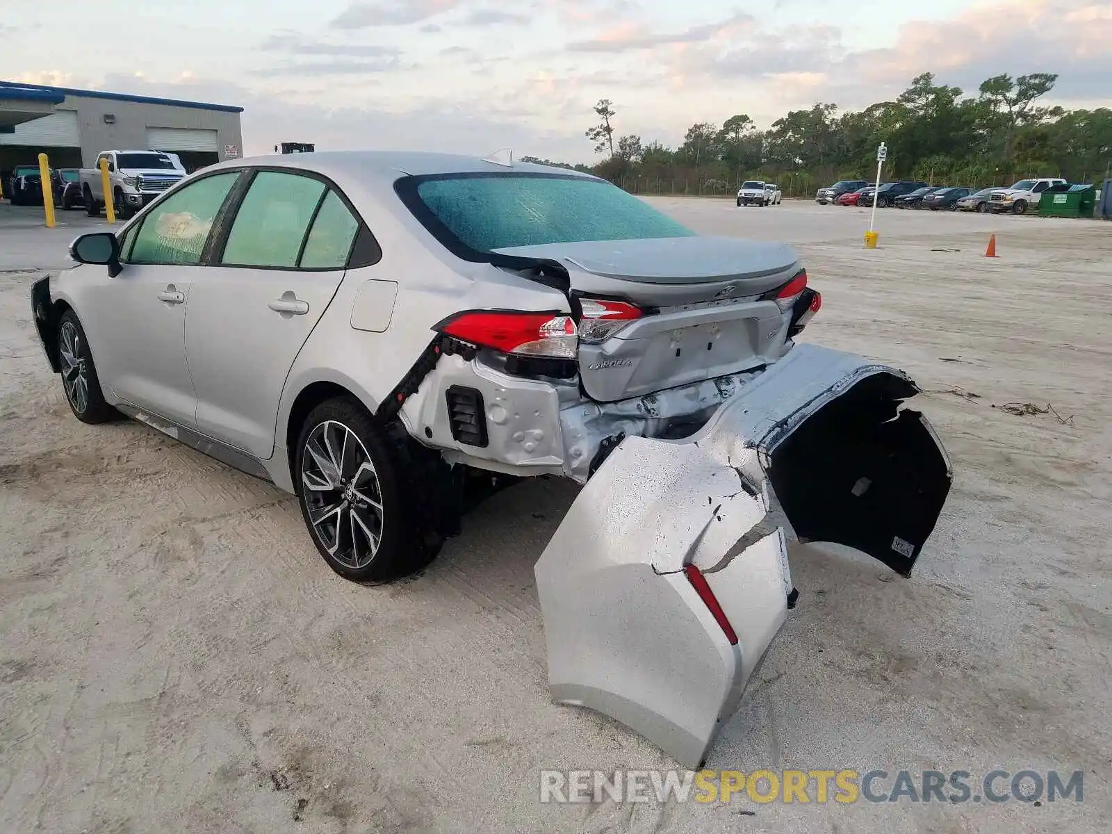 3 Photograph of a damaged car 5YFS4RCE3LP022786 TOYOTA COROLLA 2020