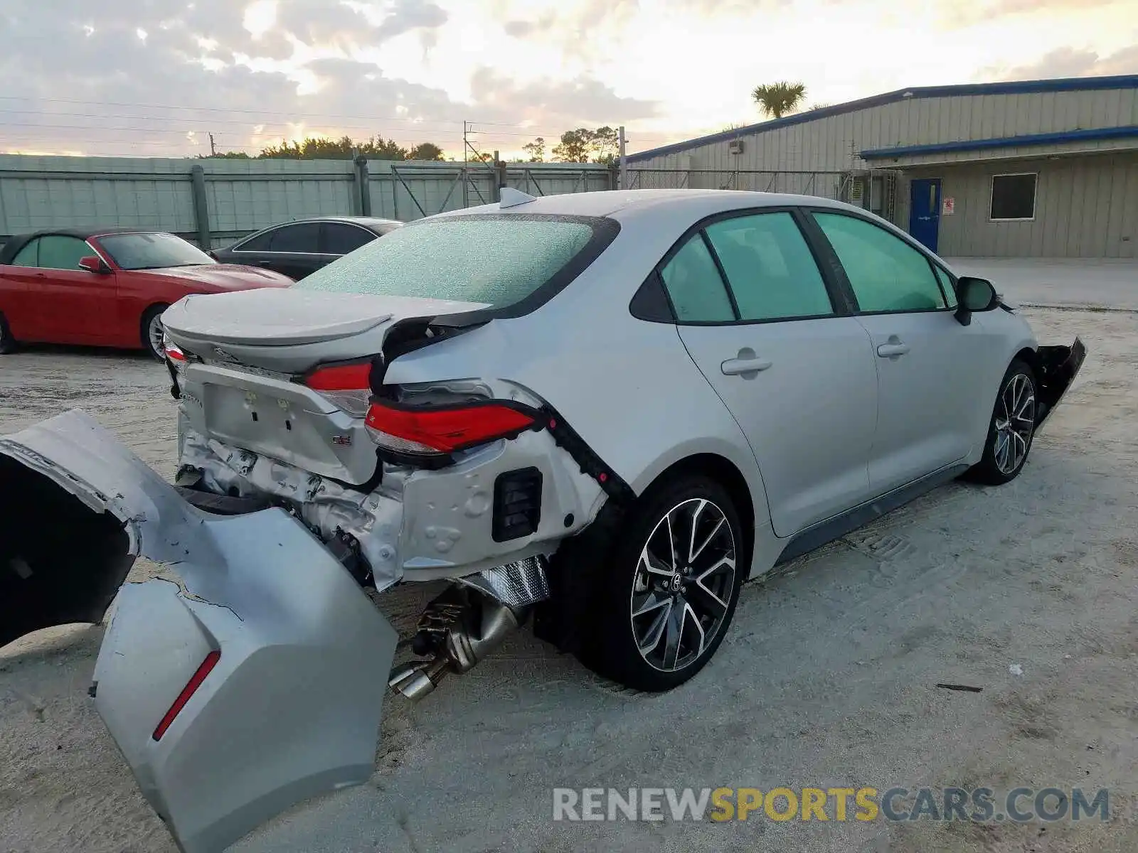 4 Photograph of a damaged car 5YFS4RCE3LP022786 TOYOTA COROLLA 2020