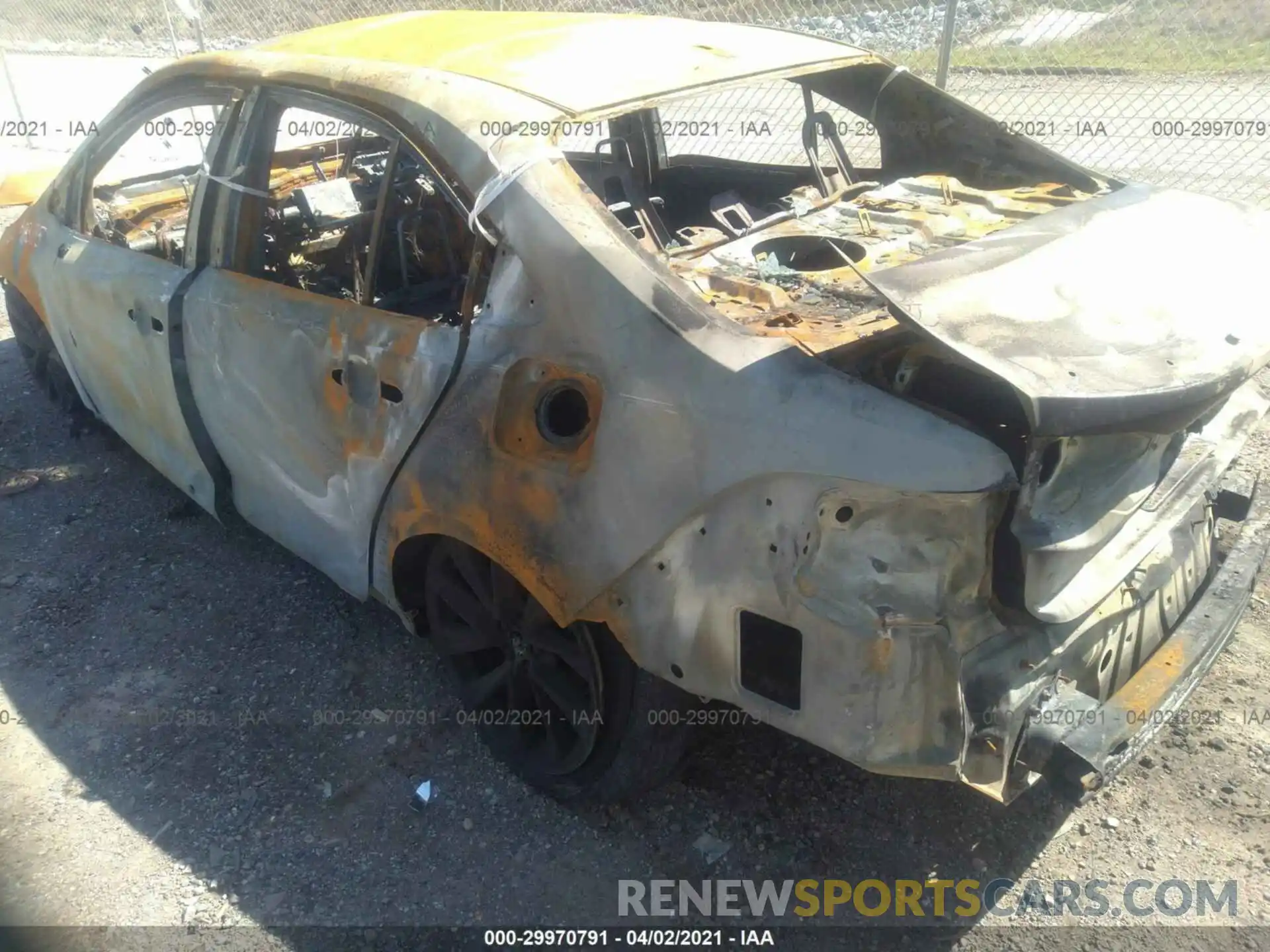 3 Photograph of a damaged car 5YFS4RCE3LP025431 TOYOTA COROLLA 2020