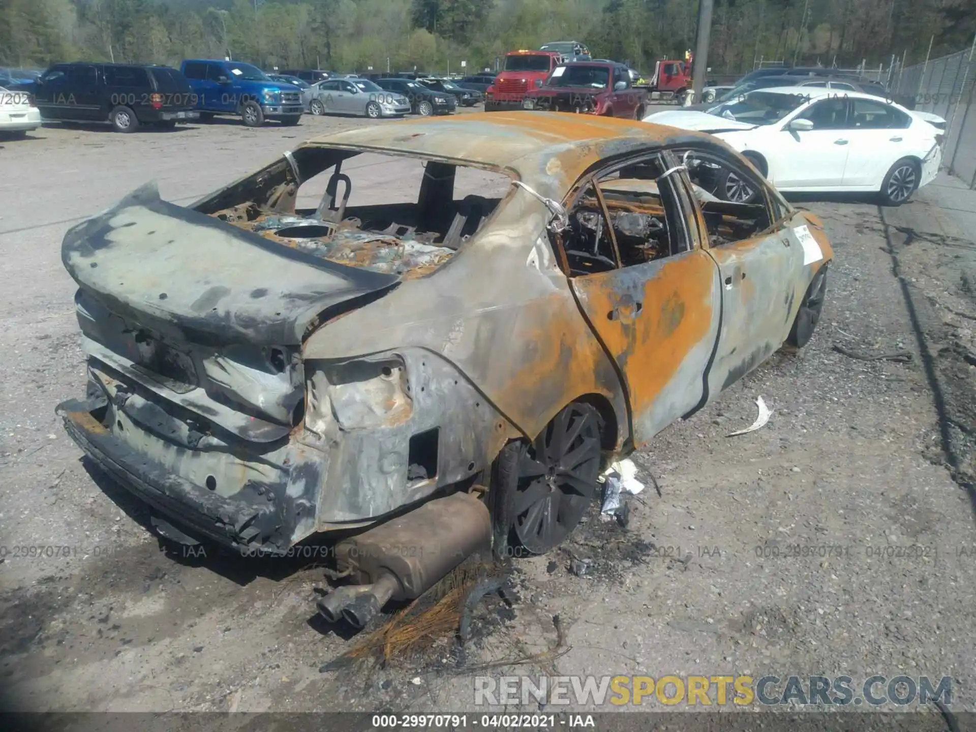 4 Photograph of a damaged car 5YFS4RCE3LP025431 TOYOTA COROLLA 2020