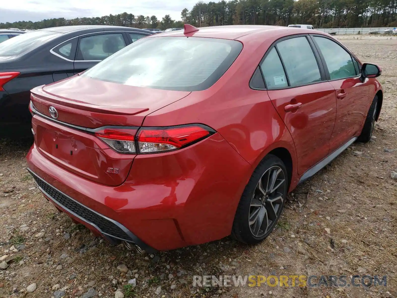 4 Photograph of a damaged car 5YFS4RCE3LP026661 TOYOTA COROLLA 2020