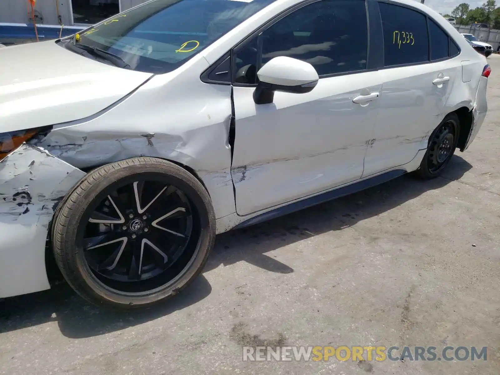 9 Photograph of a damaged car 5YFS4RCE3LP029219 TOYOTA COROLLA 2020
