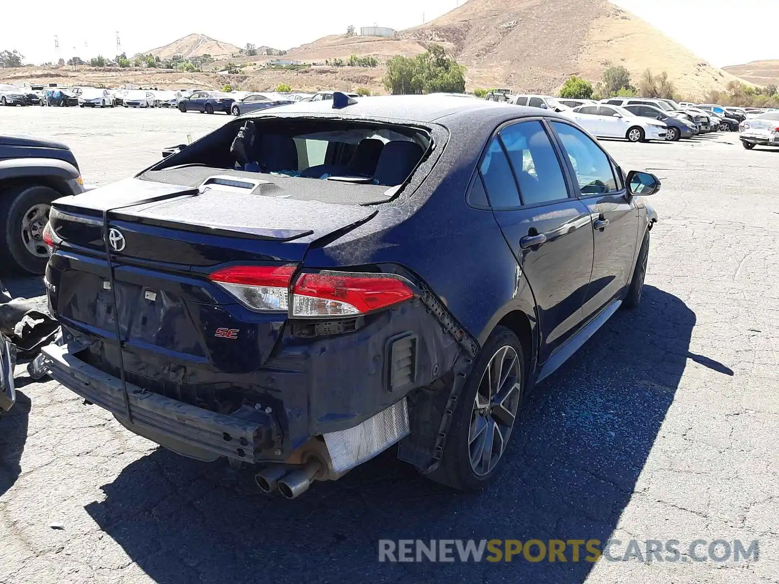 4 Photograph of a damaged car 5YFS4RCE3LP029253 TOYOTA COROLLA 2020