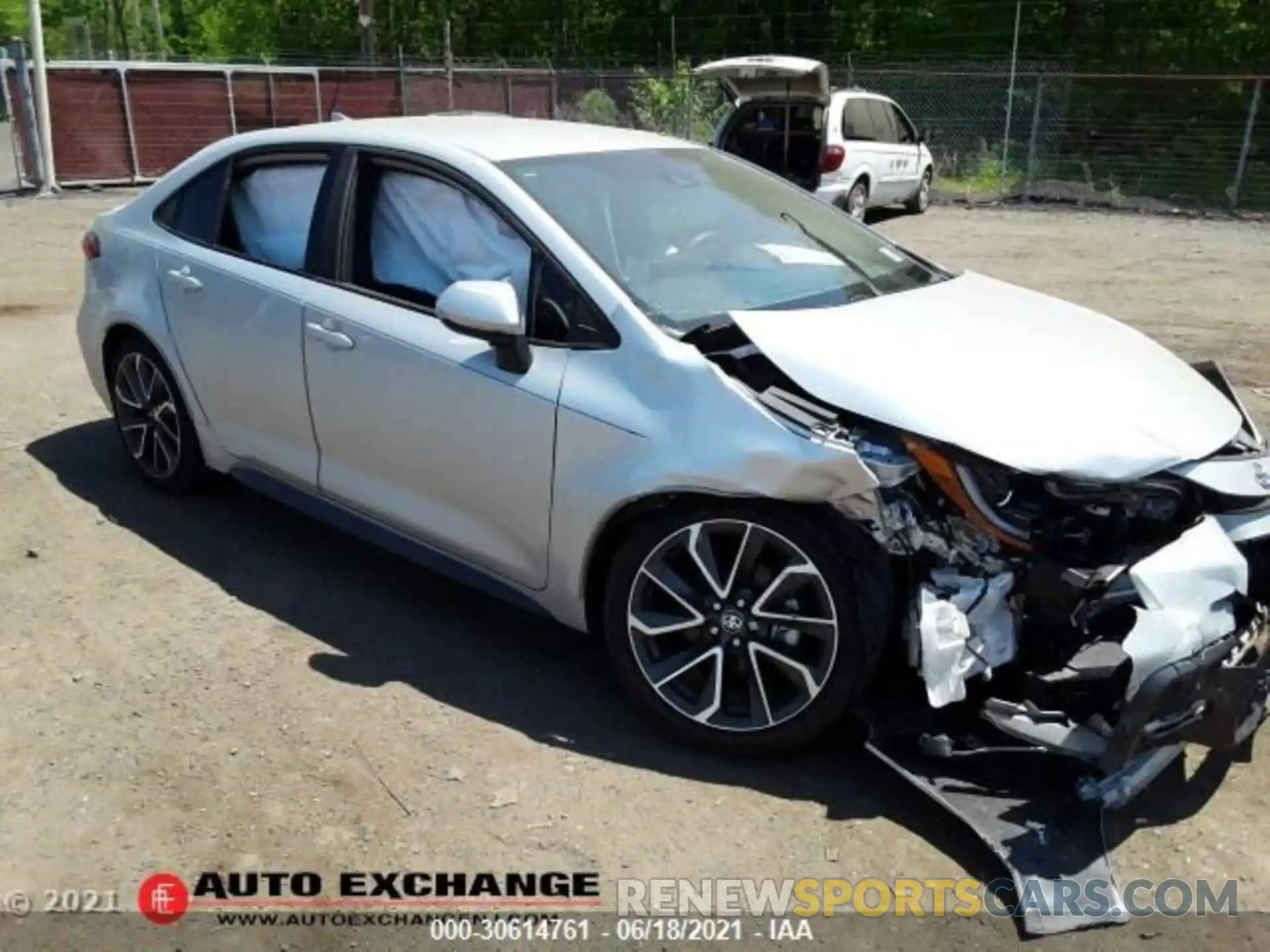 2 Photograph of a damaged car 5YFS4RCE3LP029575 TOYOTA COROLLA 2020