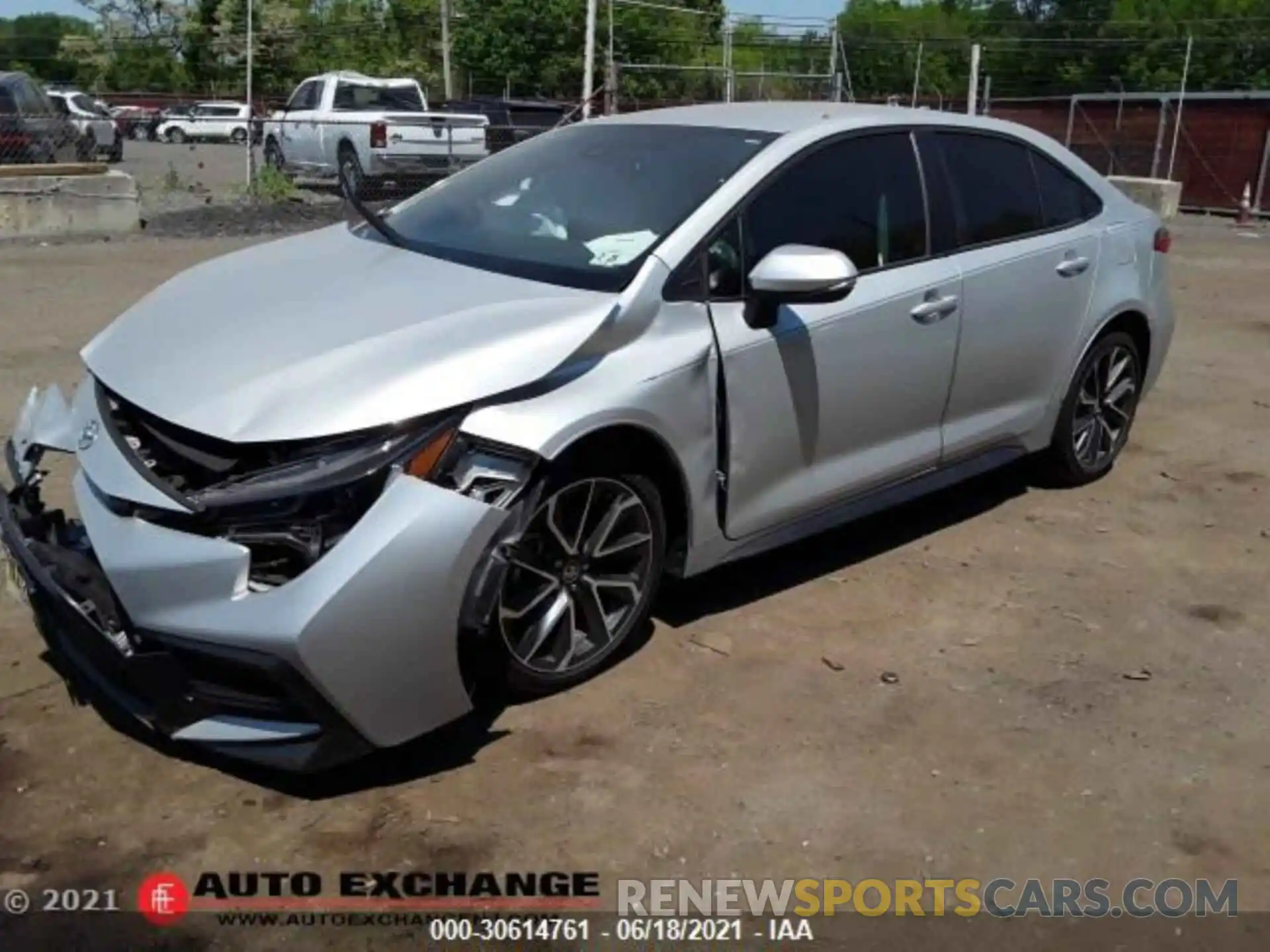 4 Photograph of a damaged car 5YFS4RCE3LP029575 TOYOTA COROLLA 2020