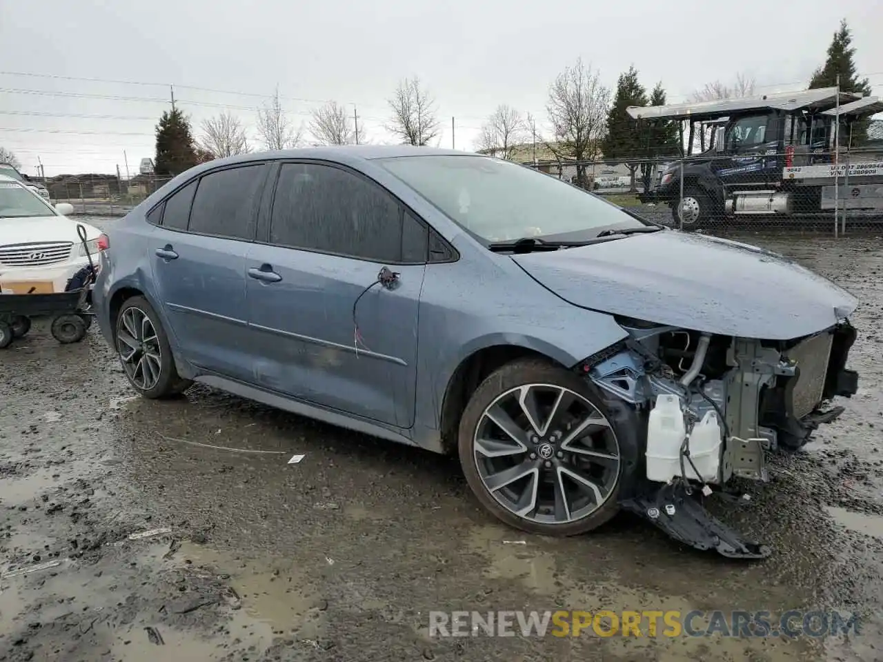 4 Photograph of a damaged car 5YFS4RCE3LP030970 TOYOTA COROLLA 2020