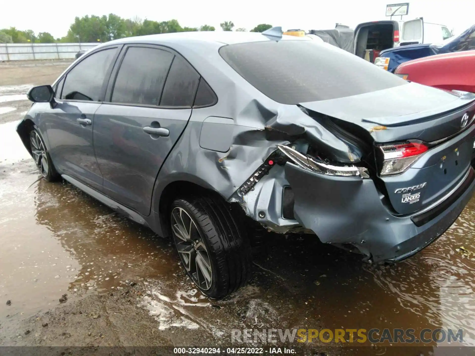 3 Photograph of a damaged car 5YFS4RCE3LP031486 TOYOTA COROLLA 2020