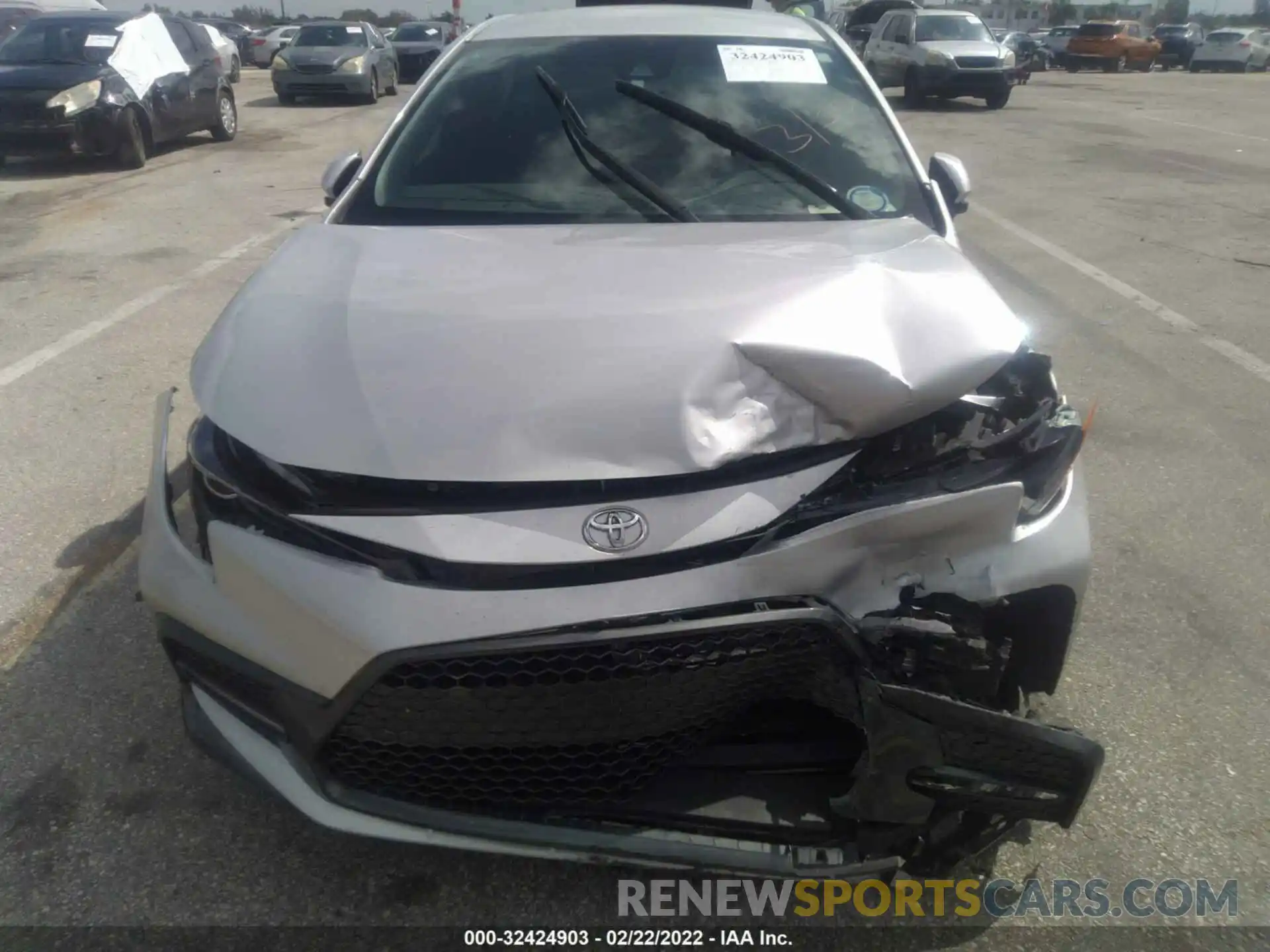 6 Photograph of a damaged car 5YFS4RCE3LP032654 TOYOTA COROLLA 2020