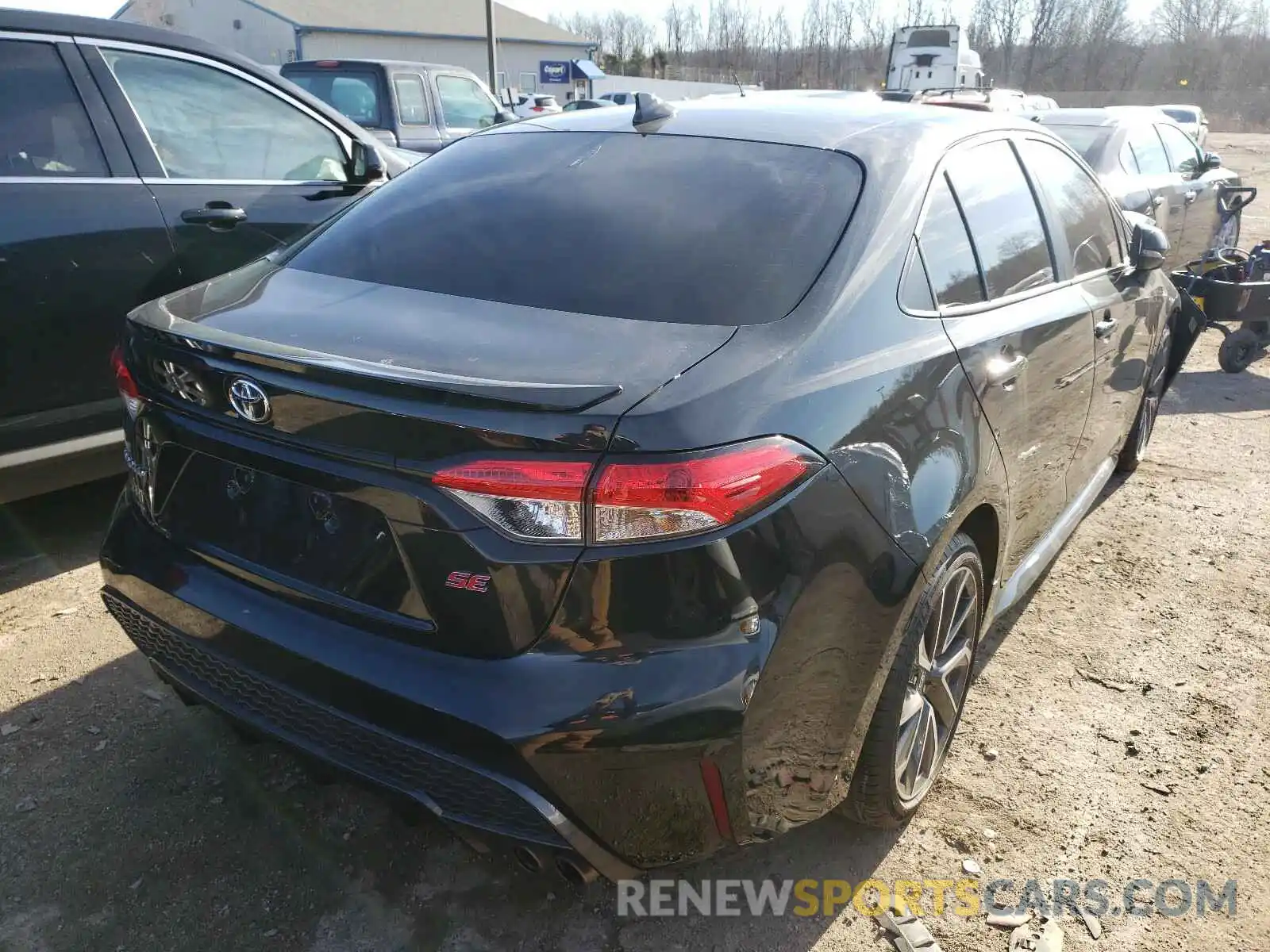 4 Photograph of a damaged car 5YFS4RCE3LP033142 TOYOTA COROLLA 2020